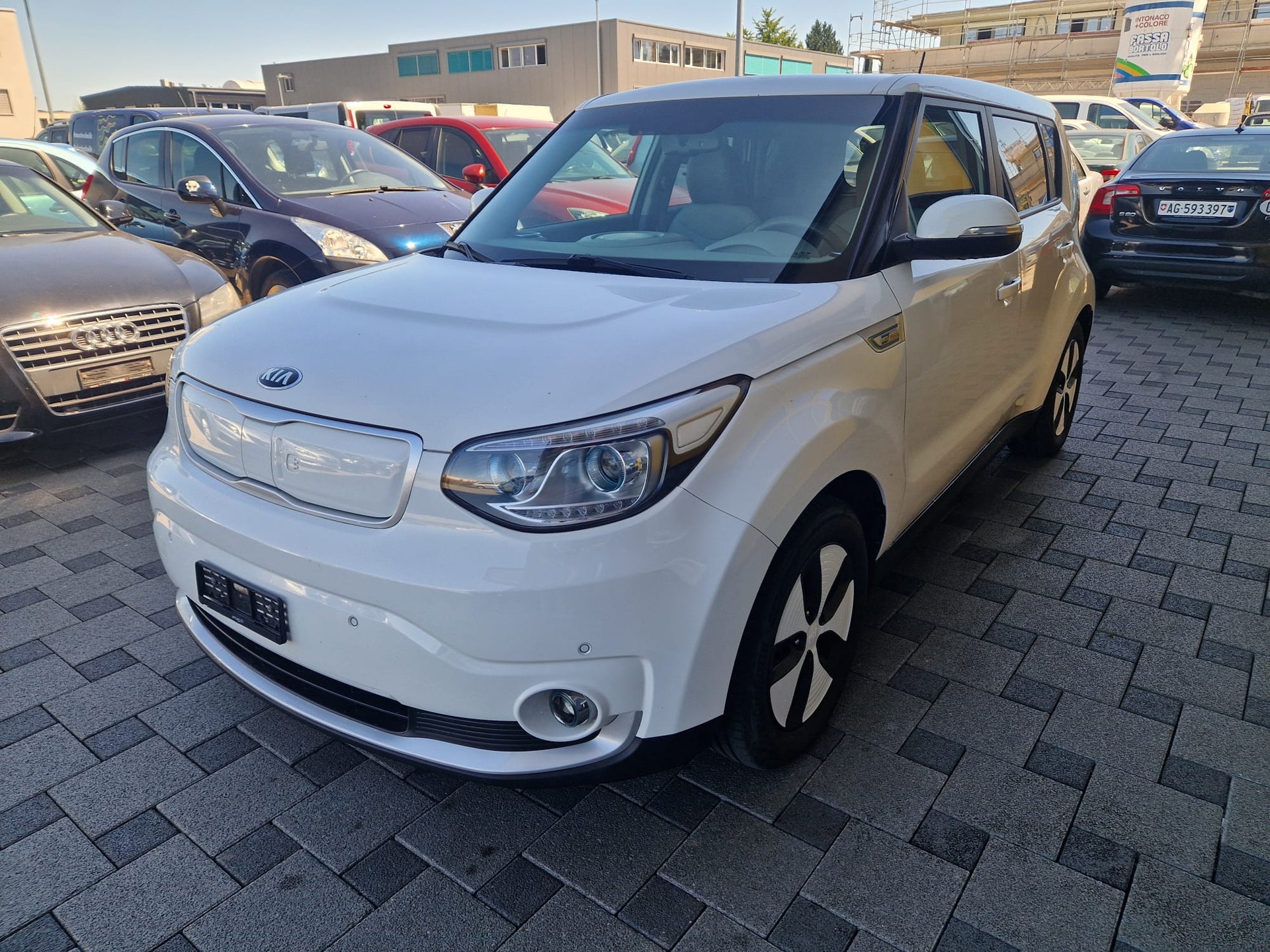 KIA Soul EV Trend-image-0