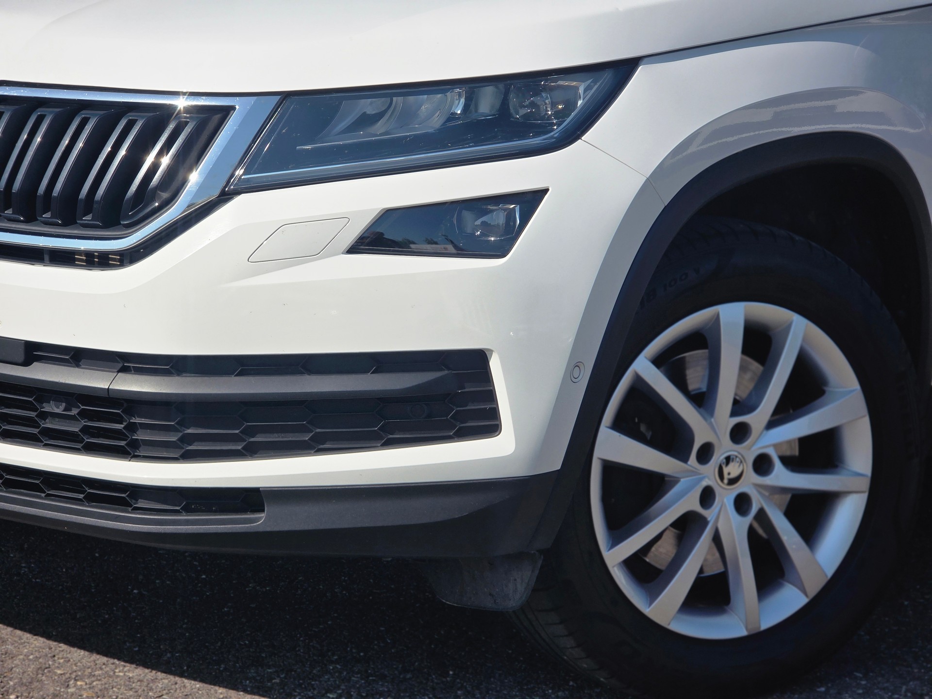 SKODA Kodiaq 2.0 TDI SCR Style 4x4 DSG * CH-Fahrzeug * Ab Service inkl. Zahnriemen + WP * Frisch ab MFK *-image-1
