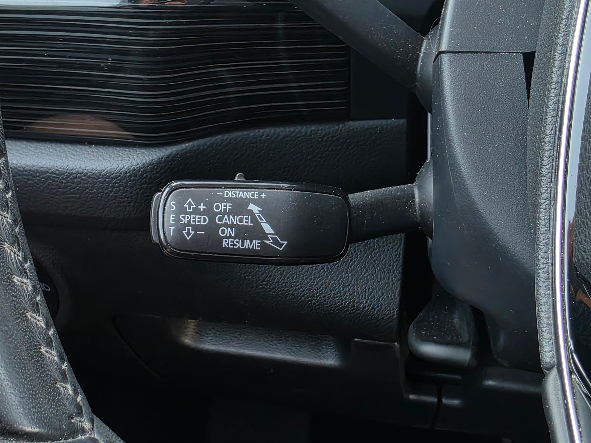SKODA Kodiaq 2.0 TDI SCR Style 4x4 DSG * CH-Fahrzeug * Ab Service inkl. Zahnriemen + WP * Frisch ab MFK *-image-16
