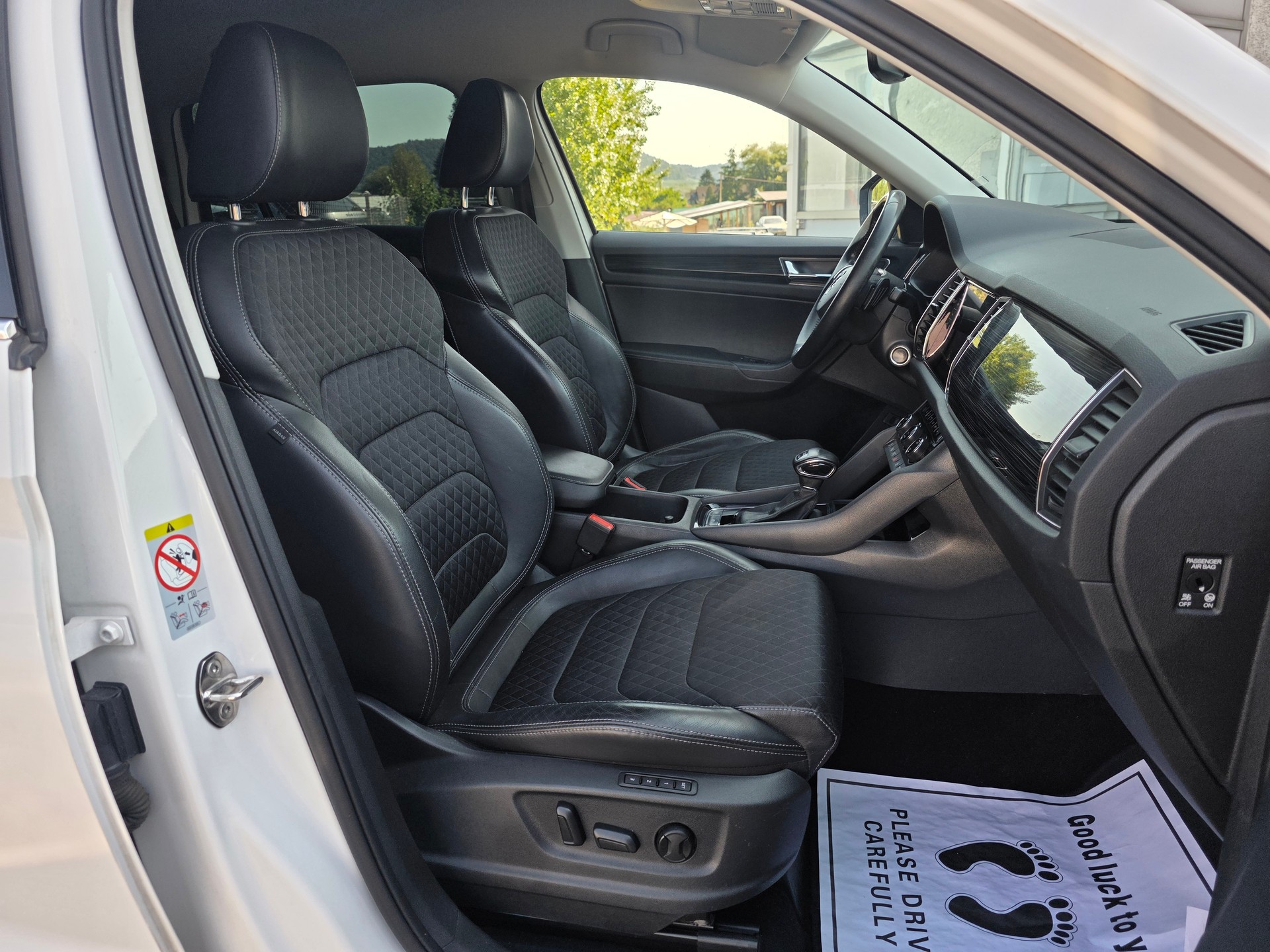 SKODA Kodiaq 2.0 TDI SCR Style 4x4 DSG * CH-Fahrzeug * Ab Service inkl. Zahnriemen + WP * Frisch ab MFK *-image-18