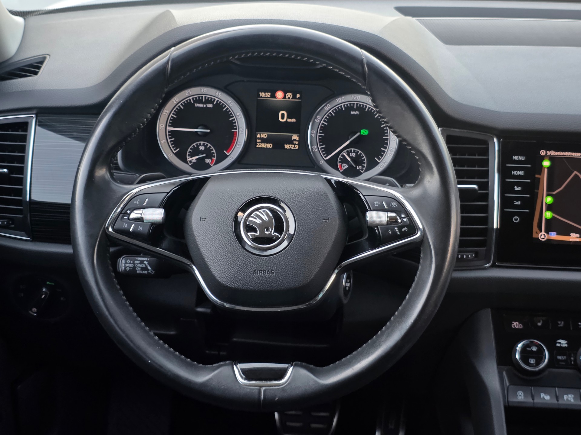 SKODA Kodiaq 2.0 TDI SCR Style 4x4 DSG * CH-Fahrzeug * Ab Service inkl. Zahnriemen + WP * Frisch ab MFK *-image-12