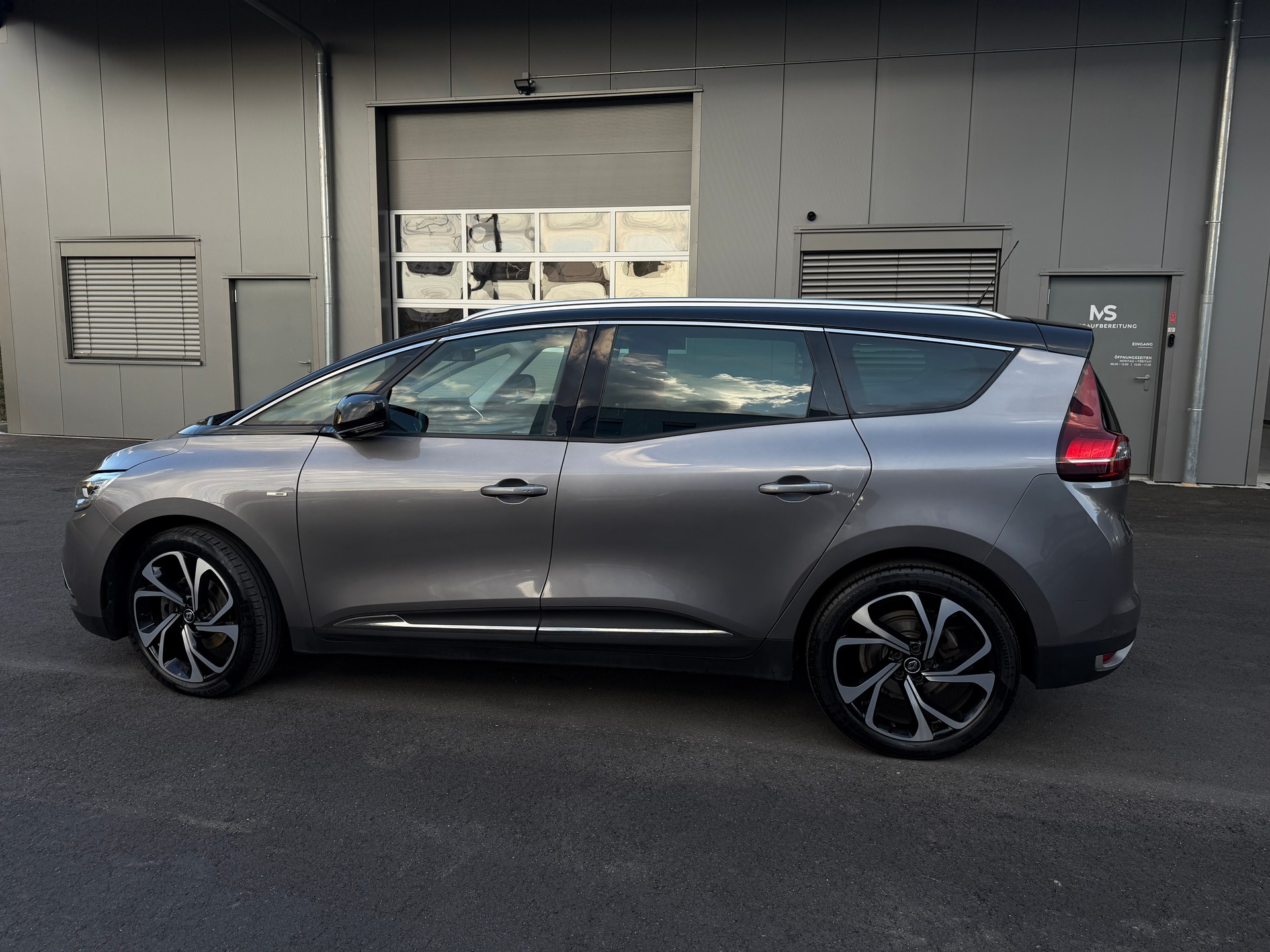 RENAULT 1.5 dCi Hybrid Assist Bose-image-1
