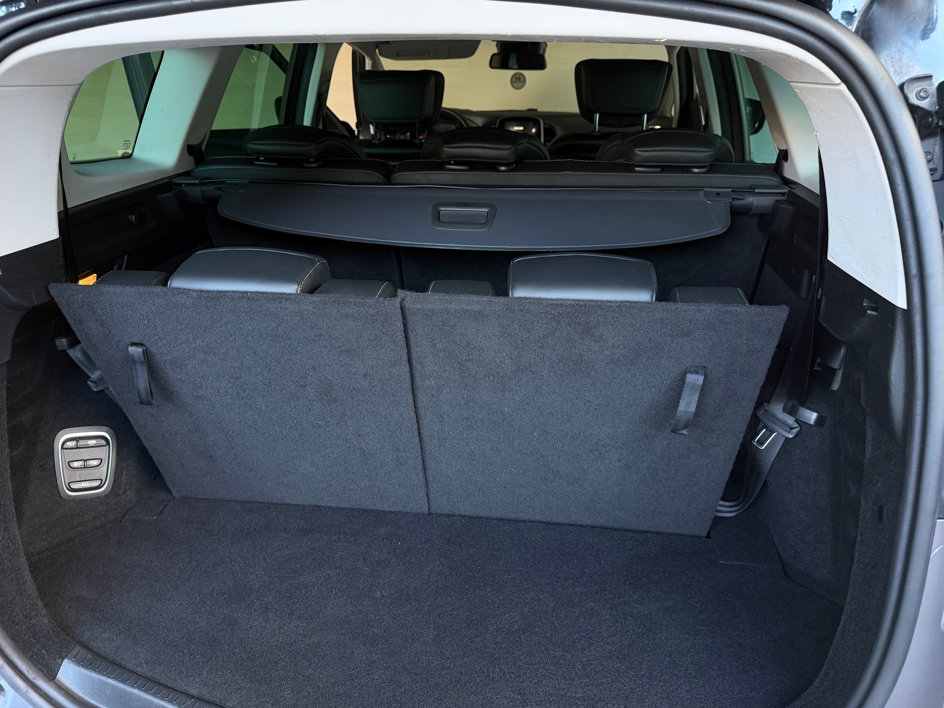 RENAULT 1.5 dCi Hybrid Assist Bose-image-5