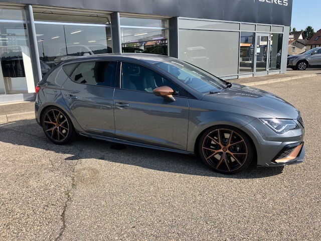 SEAT Leon 2.0 TSI Cupra R-image-2
