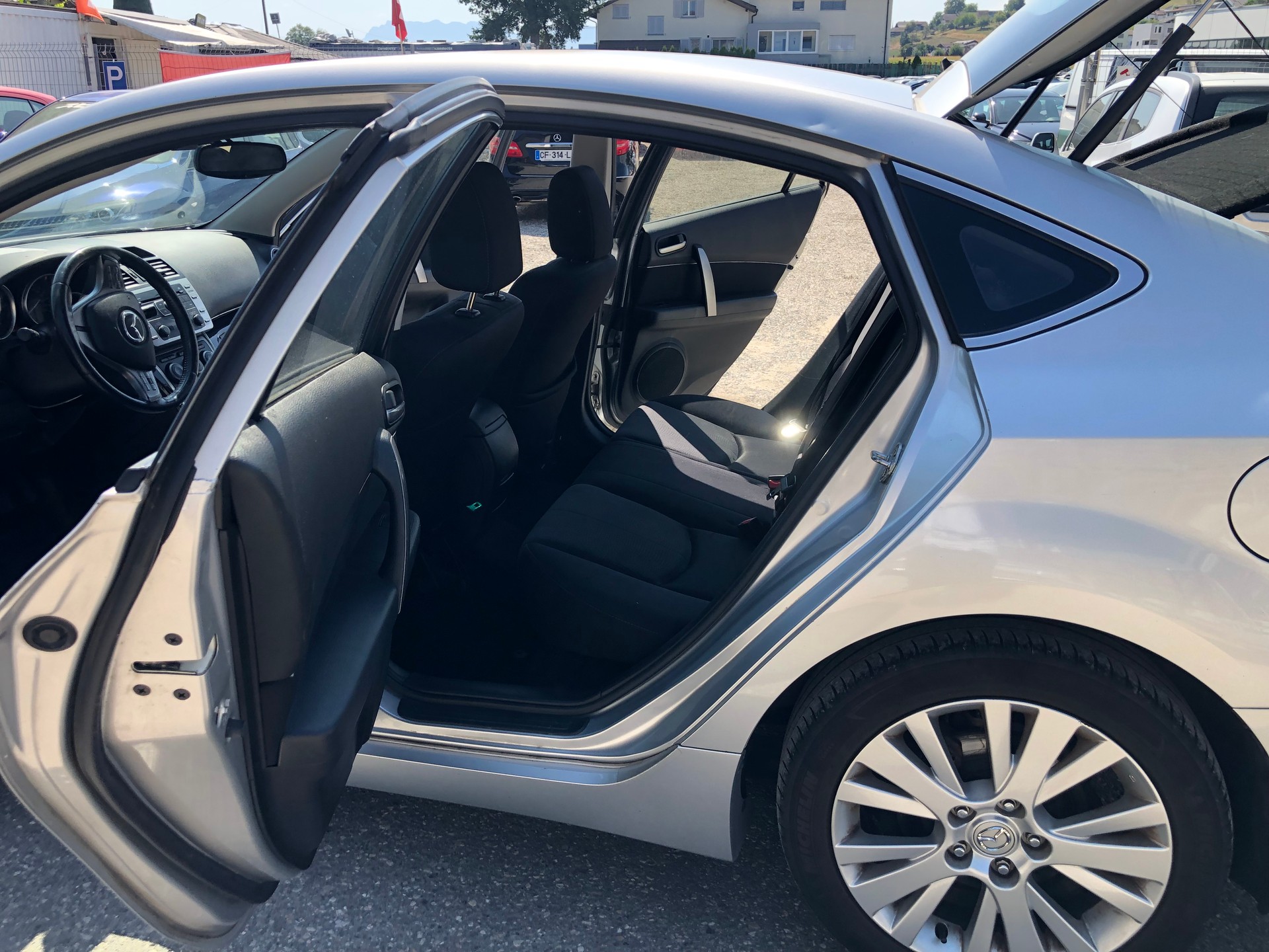 MAZDA 6 2.0 16V Exclusive-image-9
