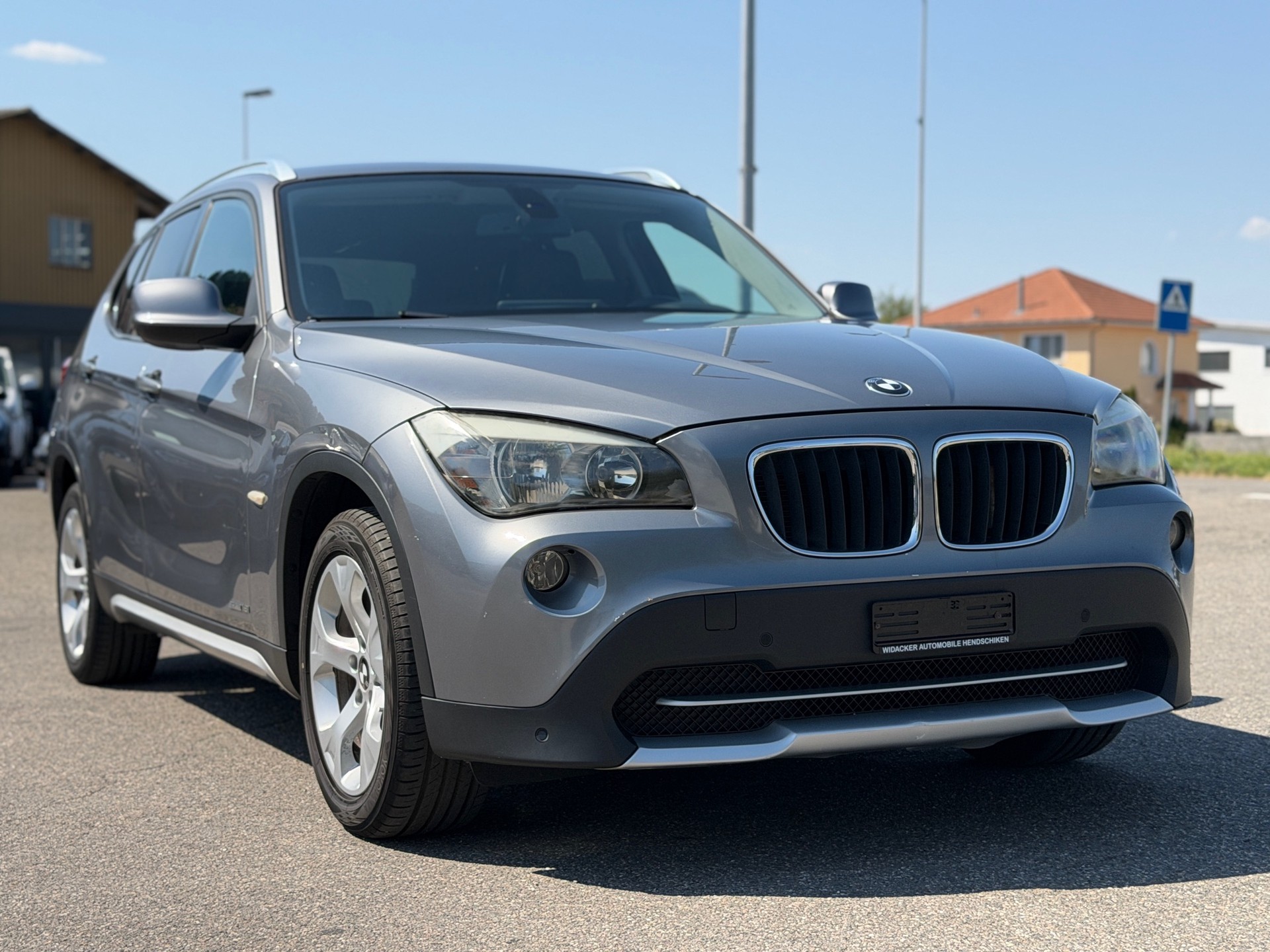 BMW X1 sDrive 18i-image-2