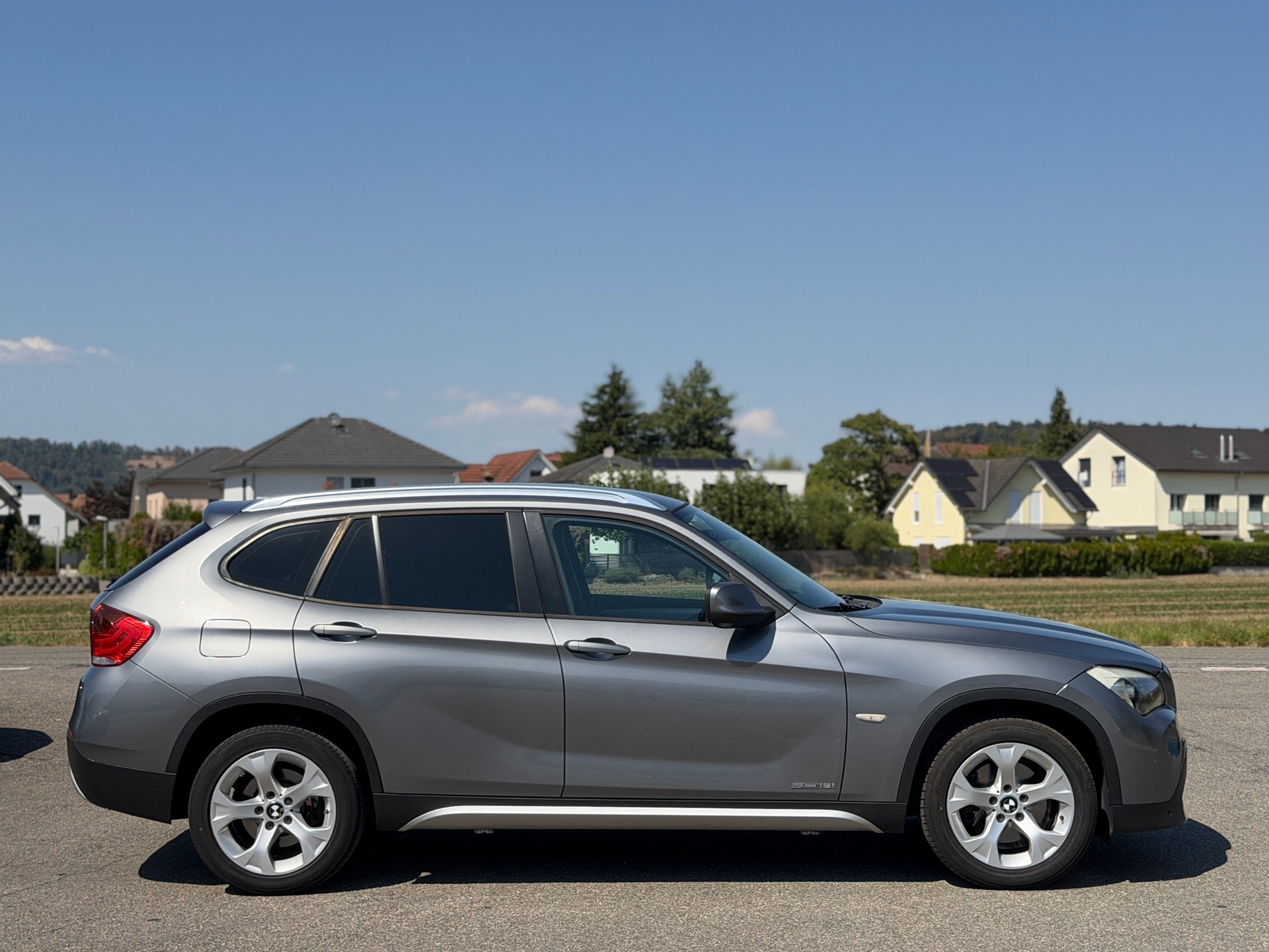 BMW X1 sDrive 18i-image-10