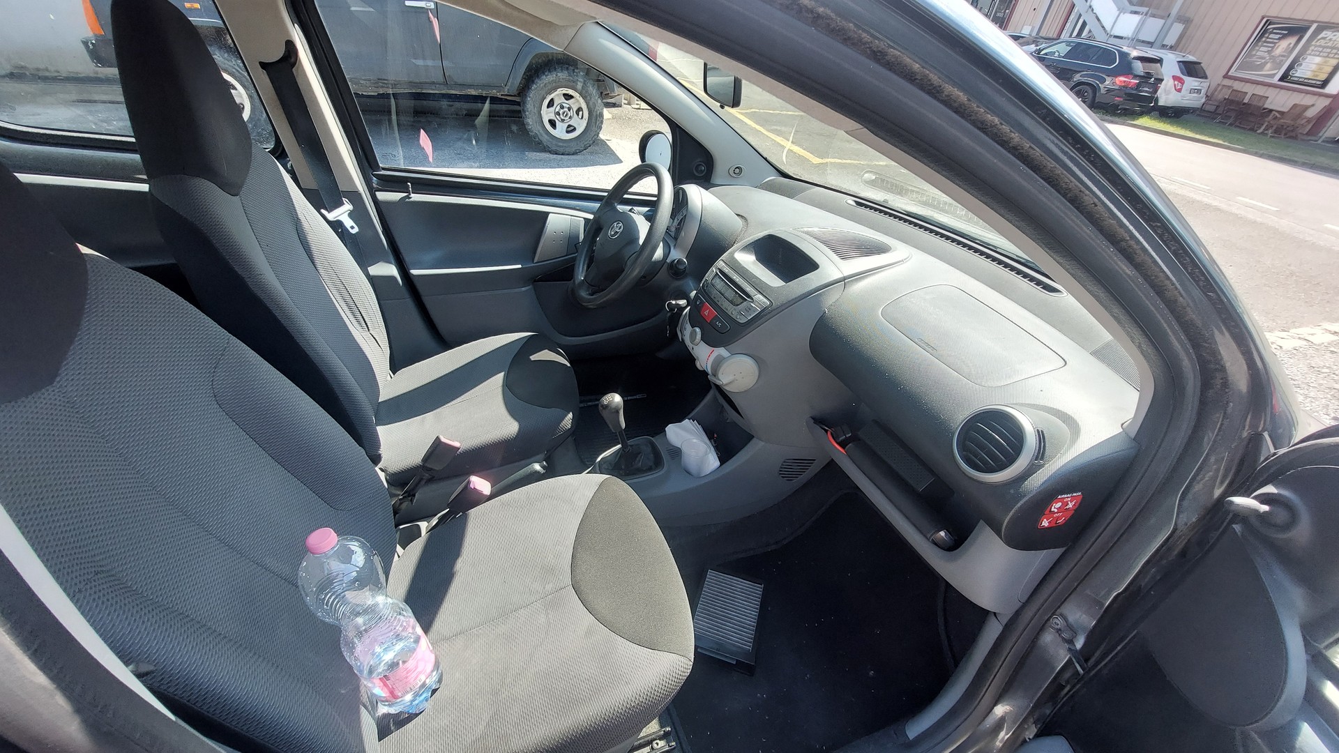 TOYOTA Aygo 1.0 Linea Sol-image-3