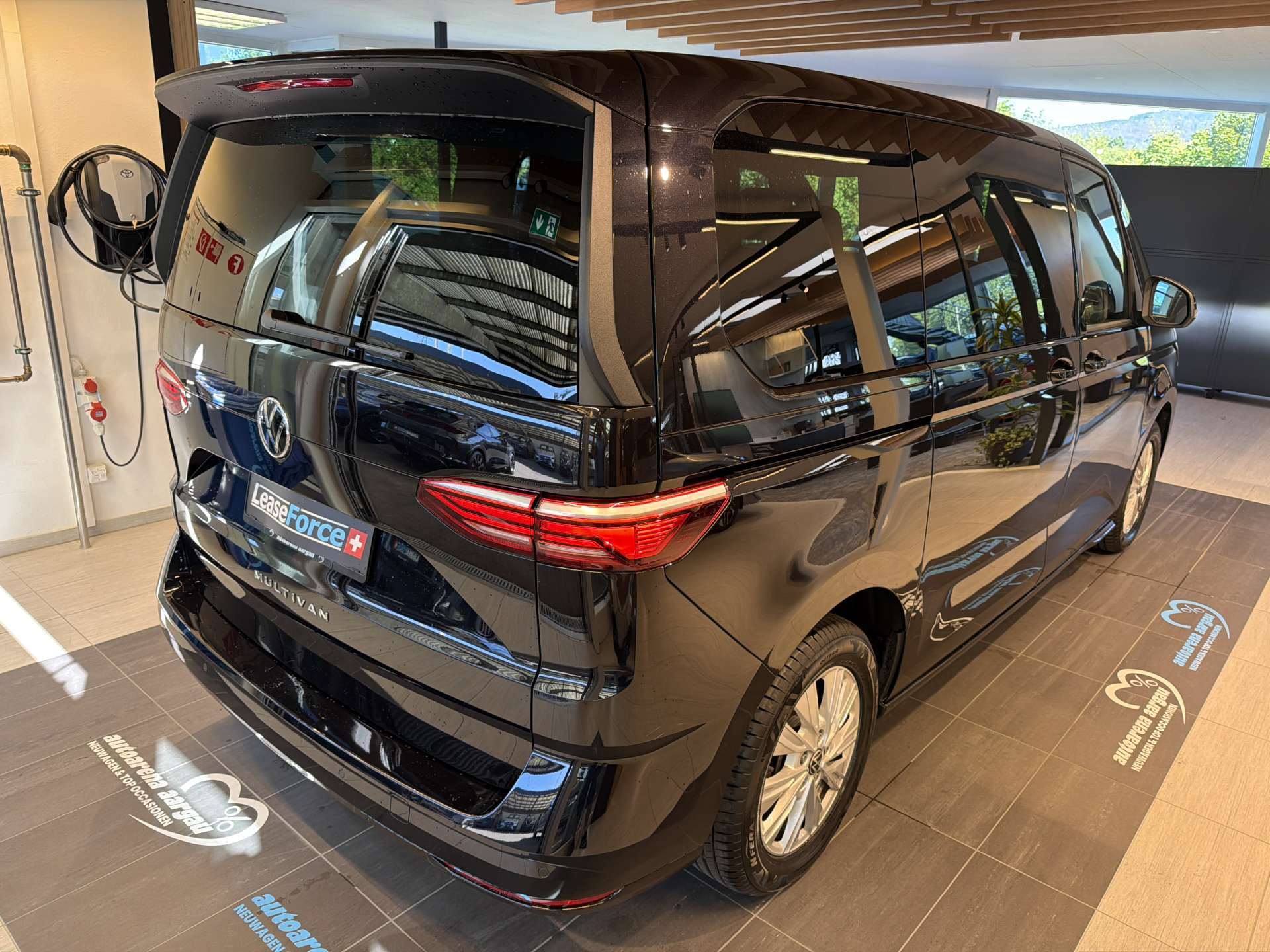 VW T7 Multivan 2.0 TDi Life 7-Plätzer DSG-Automat-image-2