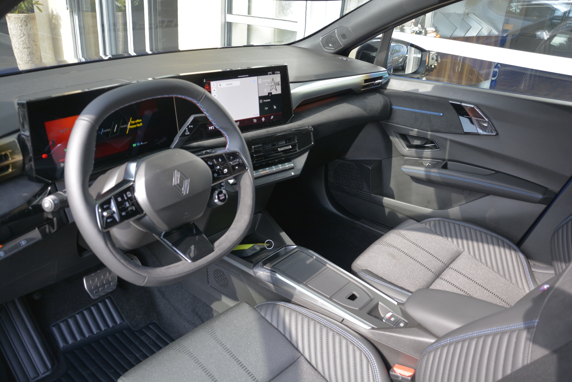 RENAULT CLIO esprit Alpine full hybrid E-Tech 160-image-4