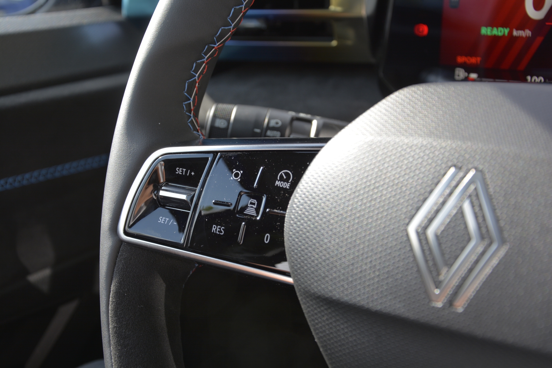 RENAULT CLIO esprit Alpine full hybrid E-Tech 160-image-11