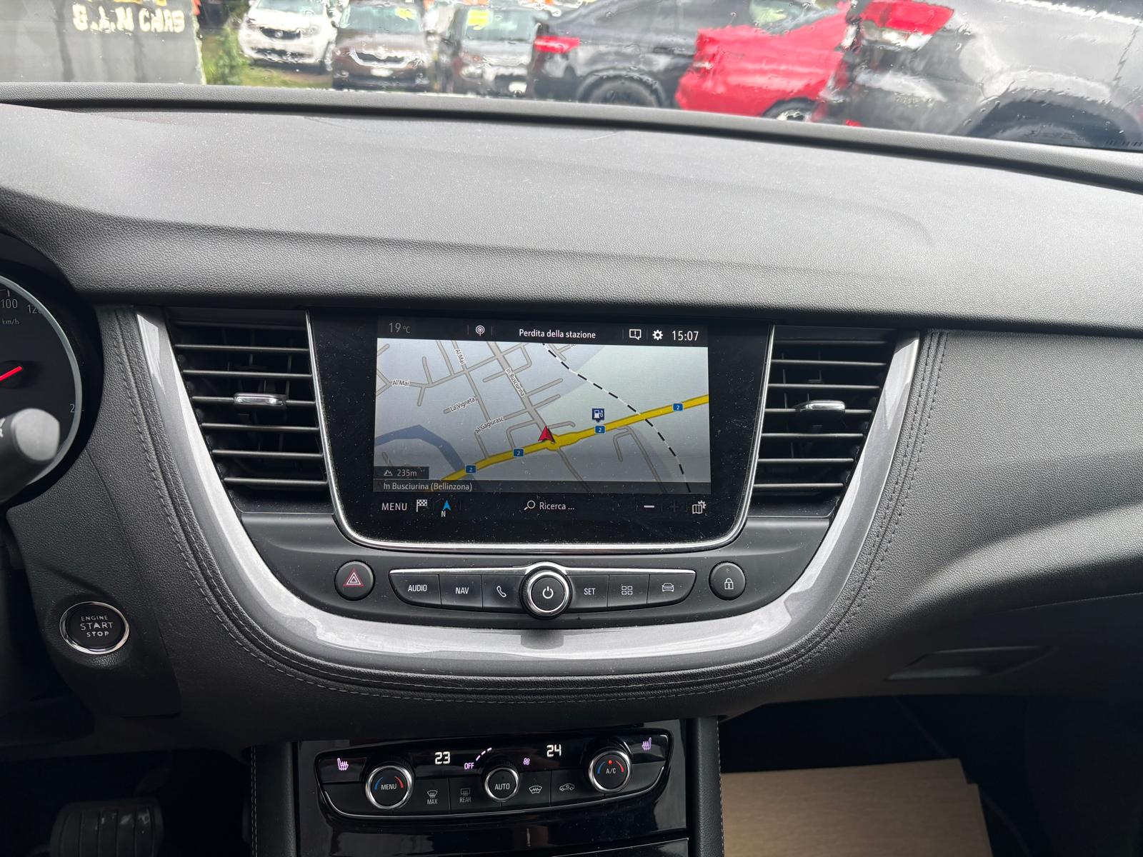 OPEL Grandland X 1.2i TP Ultimate Automatik-image-13