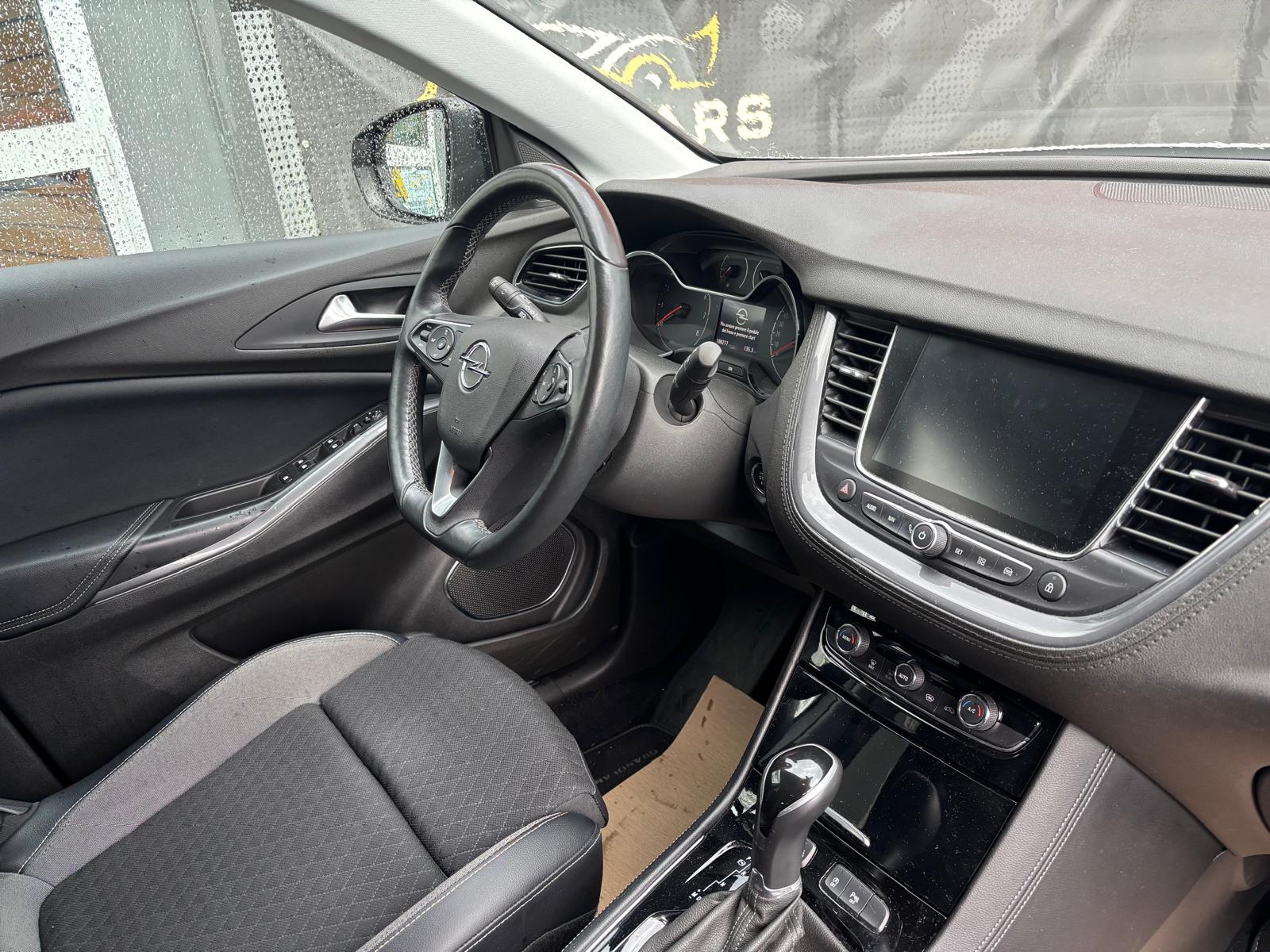 OPEL Grandland X 1.2i TP Ultimate Automatik-image-9