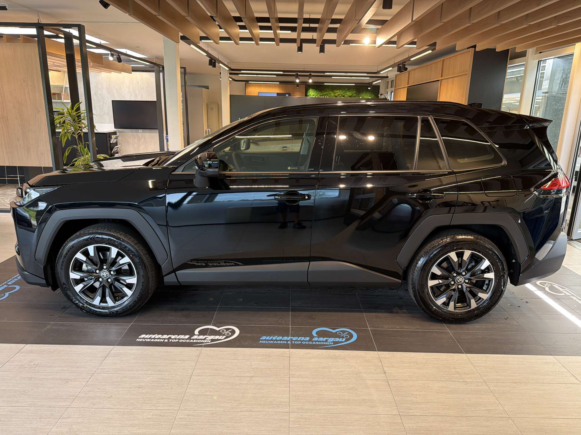 TOYOTA RAV-4 2.5 HSD Trend e-CVT AWD NEUES MODELL Automat-image-11