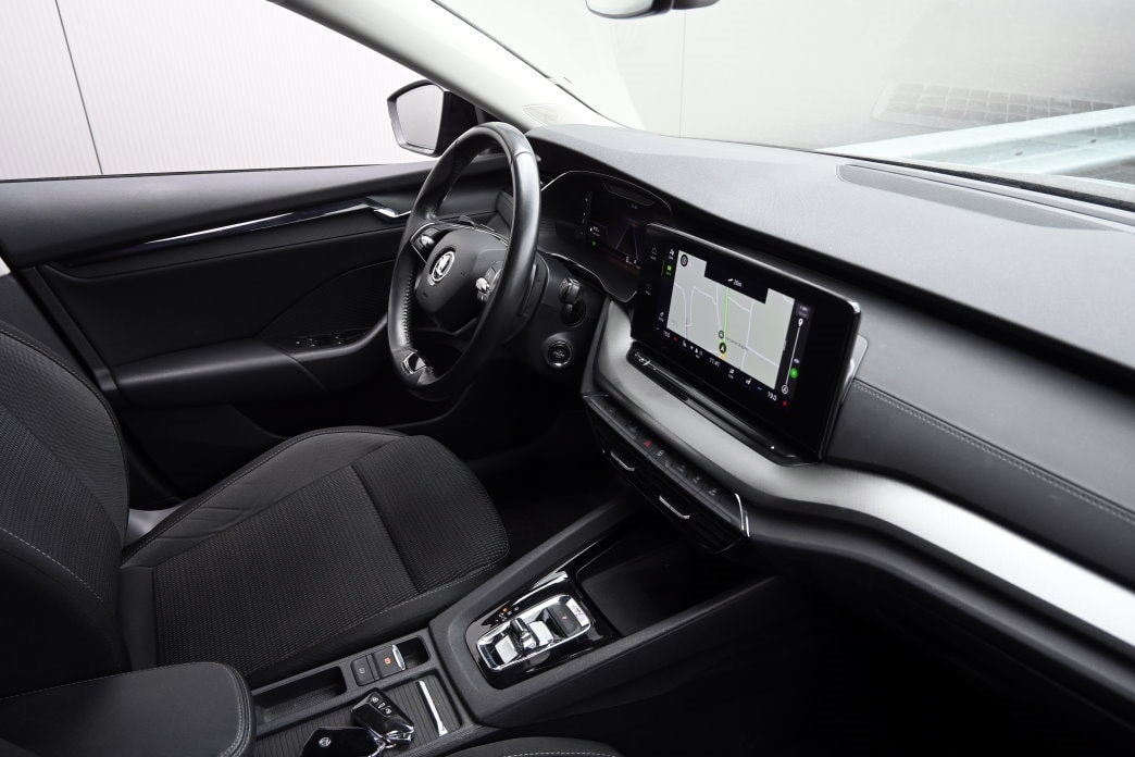 SKODA Octavia Combi 2.0 TDI DSG Ambition-image-6
