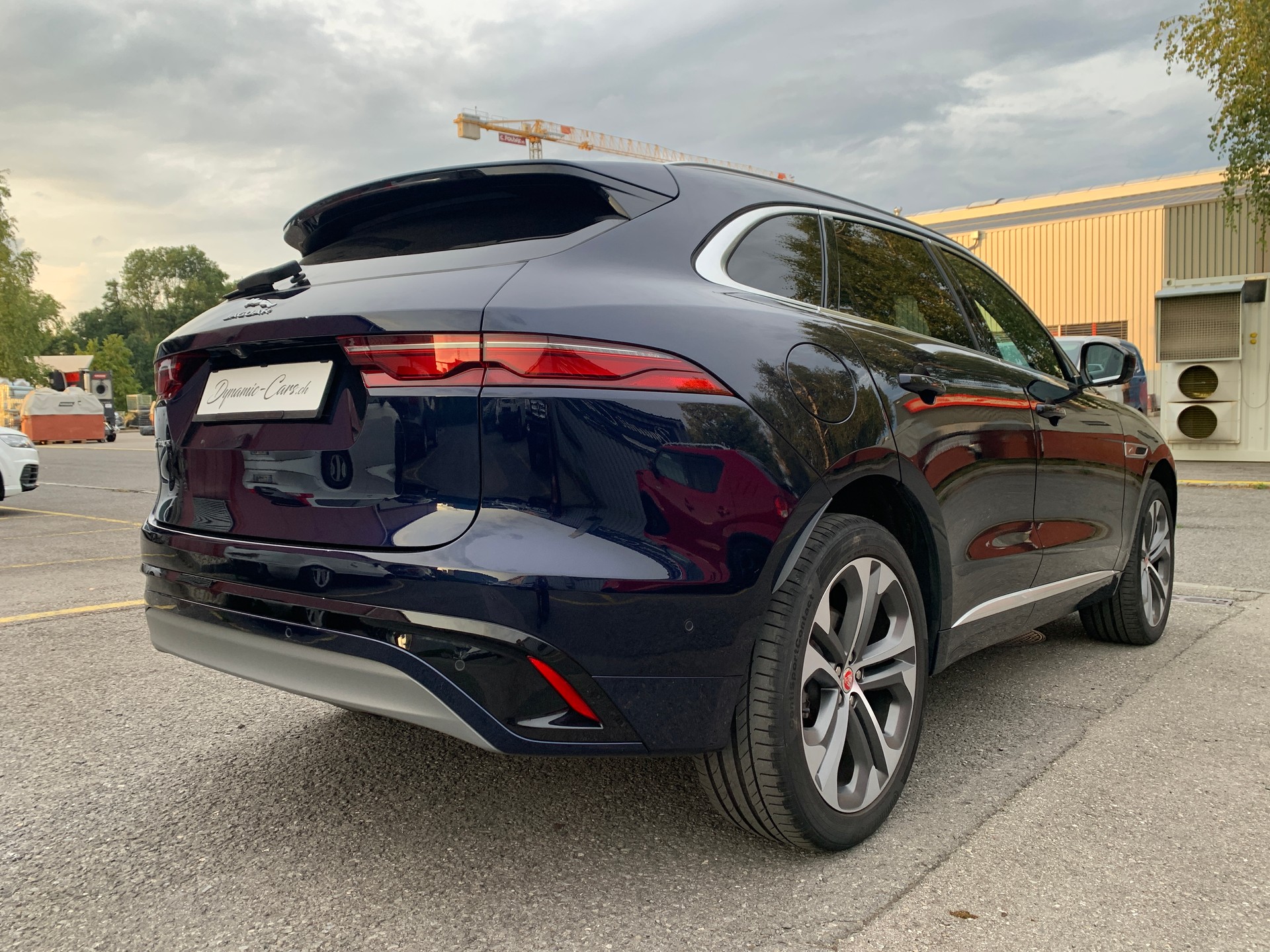 JAGUAR F-Pace 2.0 P250 R-Dynamic HSE AWD-image-3
