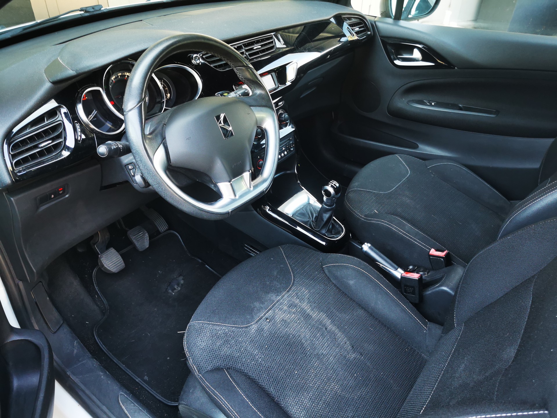 DS AUTOMOBILES DS3 1.2 Pure Tech Eye Tech-image-11