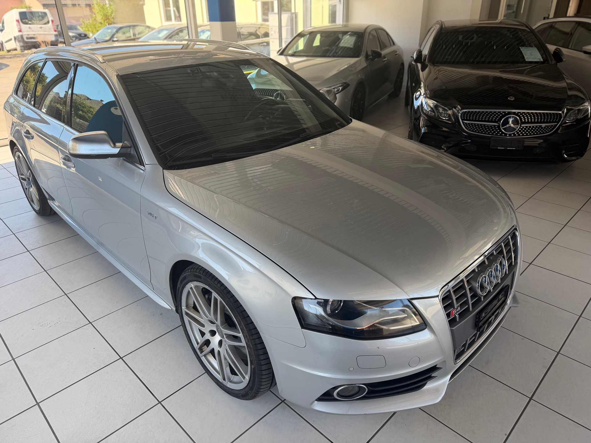 AUDI S4 Avant 3.0 TFSI quattro S-tronic-image-2