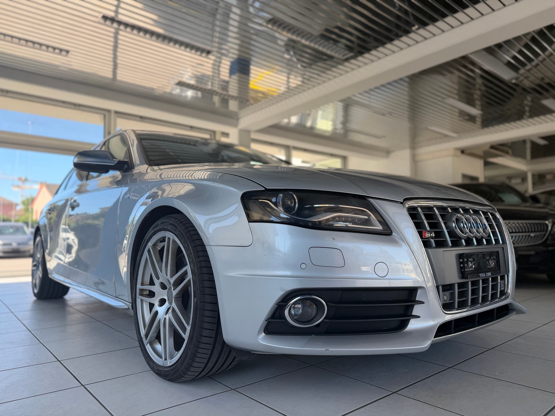 AUDI S4 Avant 3.0 TFSI quattro S-tronic-image-3