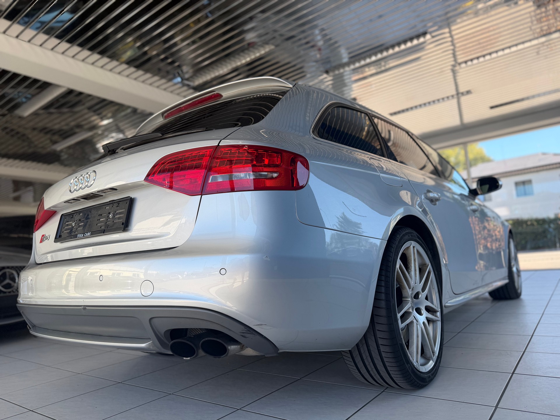 AUDI S4 Avant 3.0 TFSI quattro S-tronic-image-5