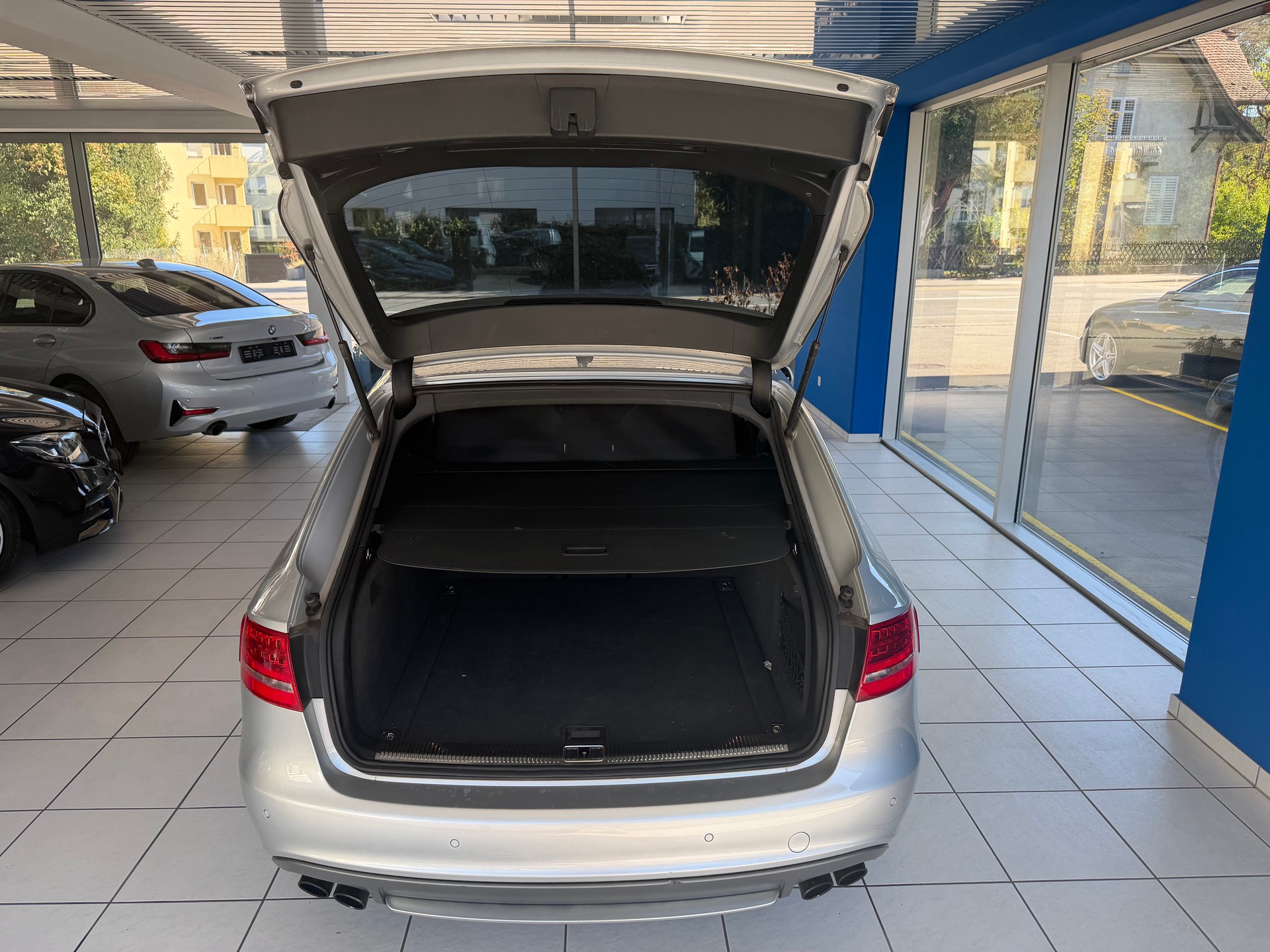 AUDI S4 Avant 3.0 TFSI quattro S-tronic-image-8