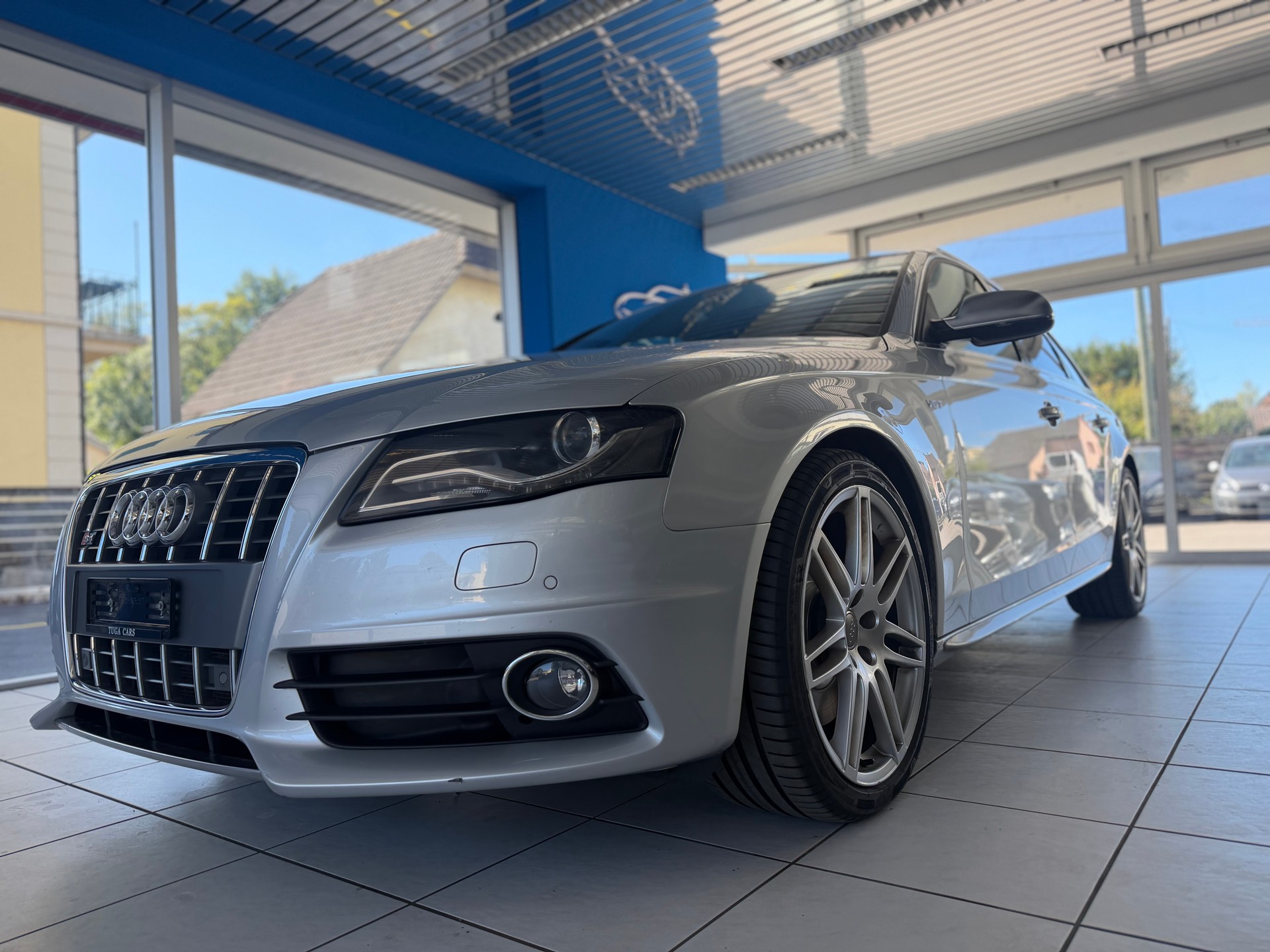 AUDI S4 Avant 3.0 TFSI quattro S-tronic-image-1