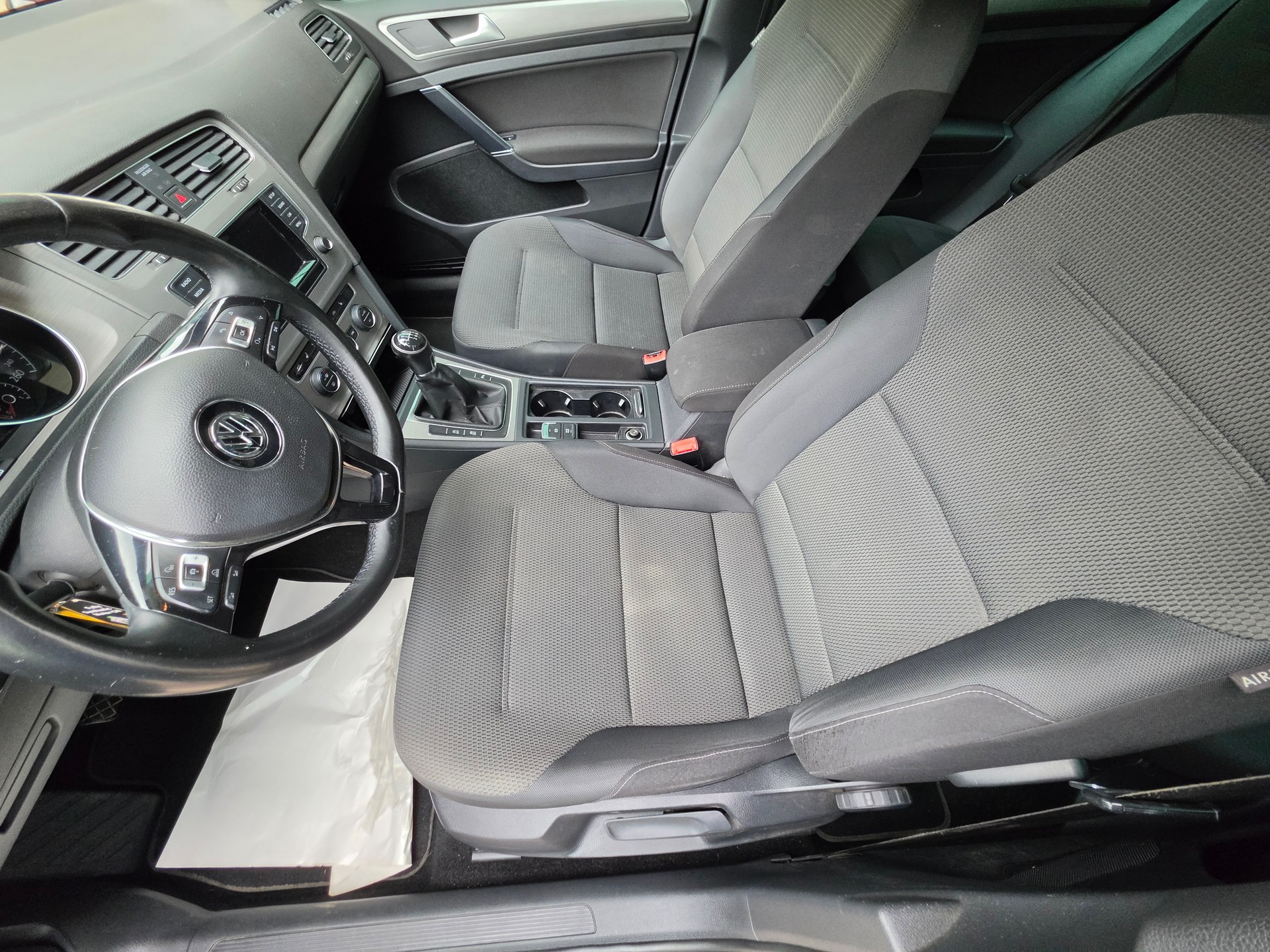 VW Golf Variant 1.6 TDI Comfortline 4Motion-image-9