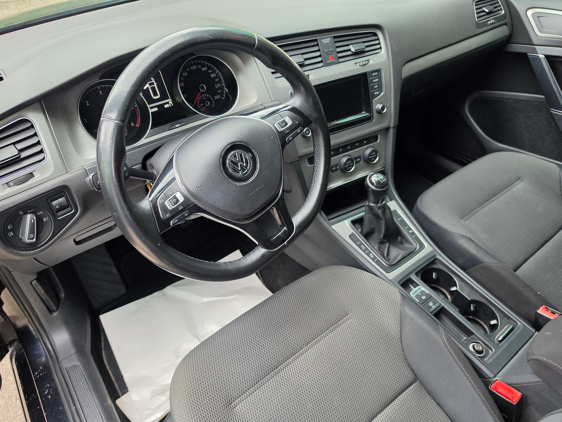 VW Golf Variant 1.6 TDI Comfortline 4Motion-image-7