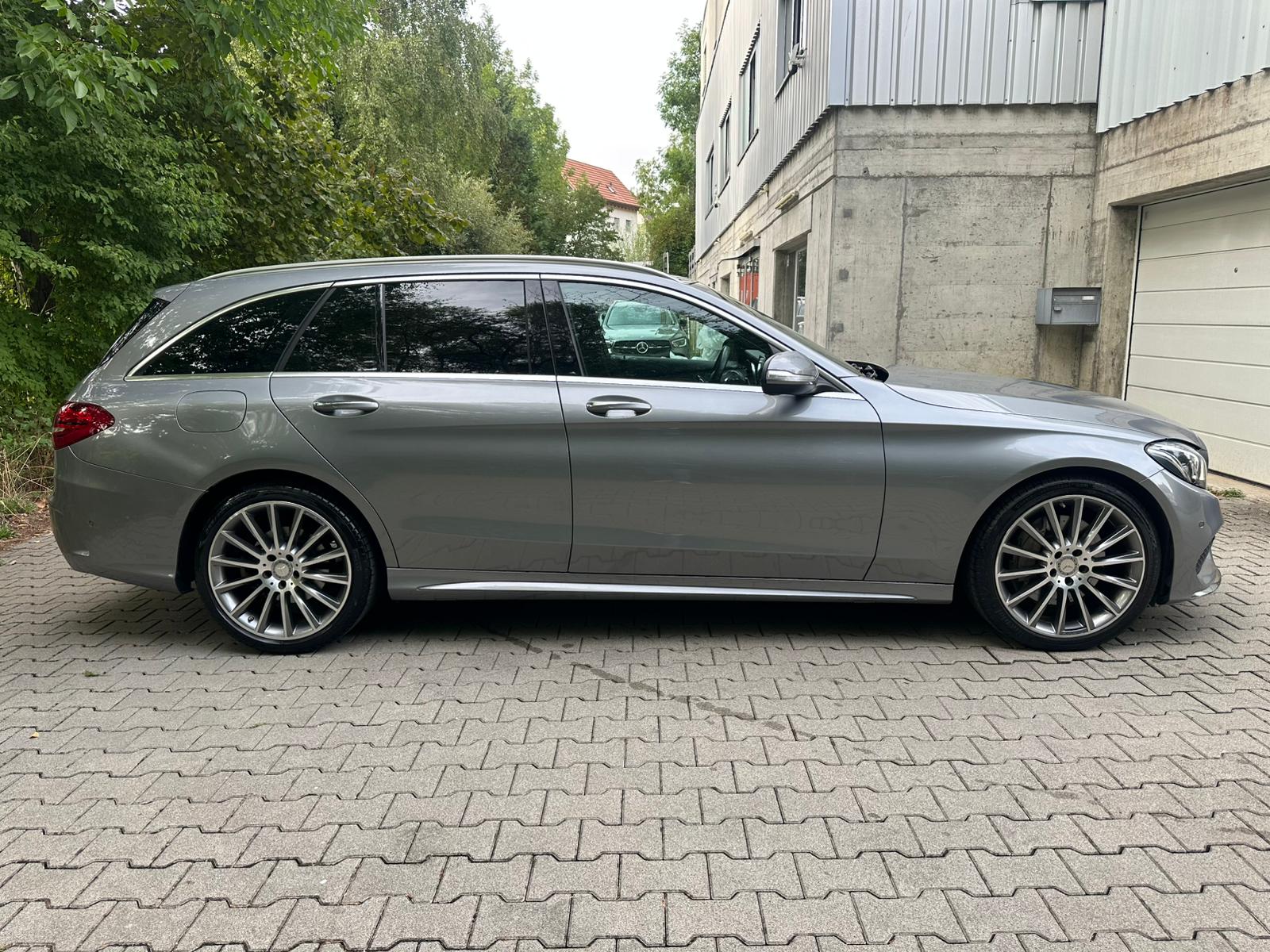 MERCEDES-BENZ C 400 AMG Line 4Matic 7G-Tronic-image-5