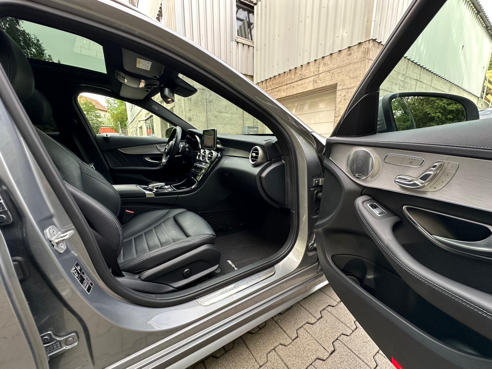 MERCEDES-BENZ C 400 AMG Line 4Matic 7G-Tronic-image-17