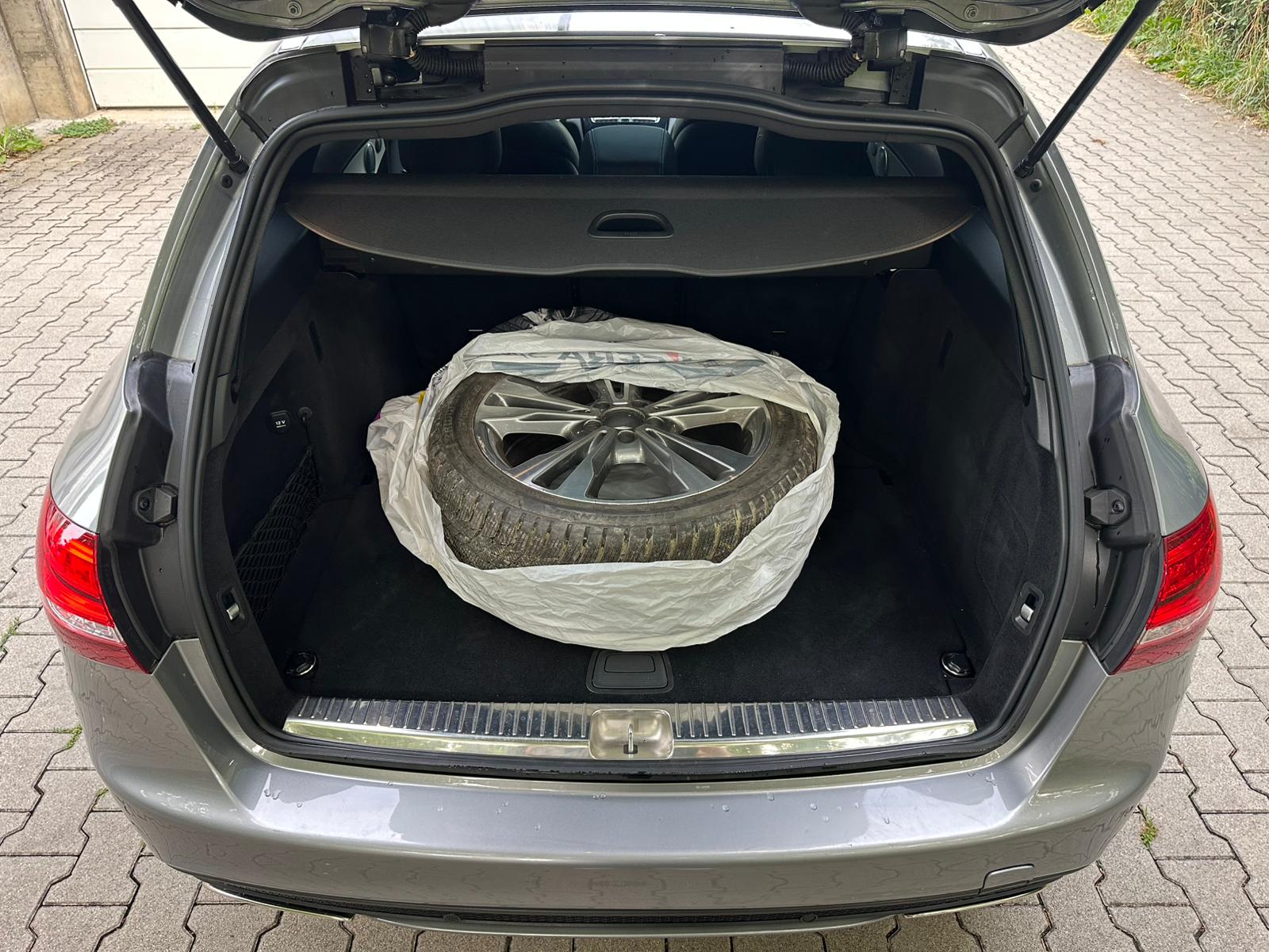 MERCEDES-BENZ C 400 AMG Line 4Matic 7G-Tronic-image-15