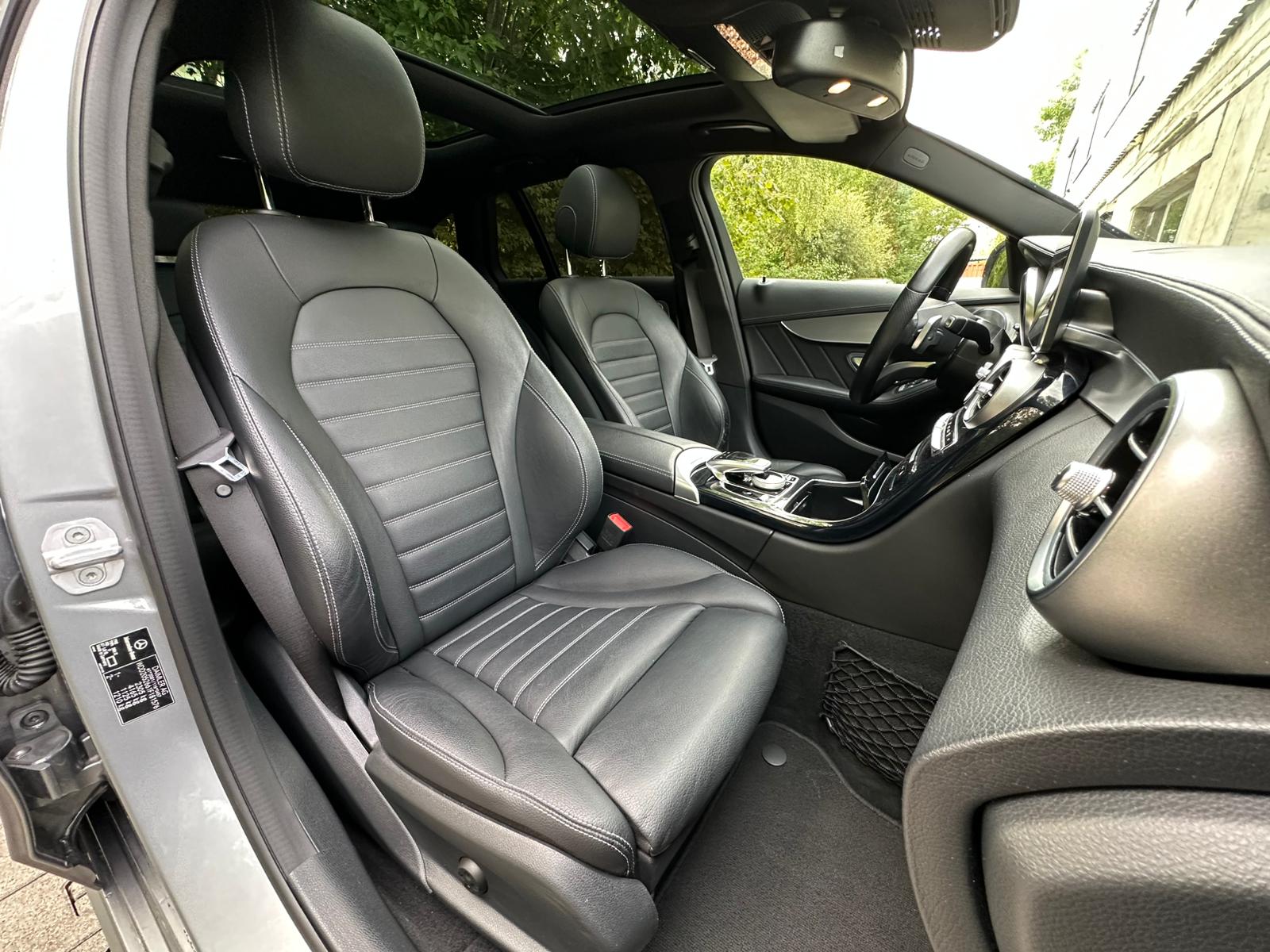 MERCEDES-BENZ C 400 AMG Line 4Matic 7G-Tronic-image-18