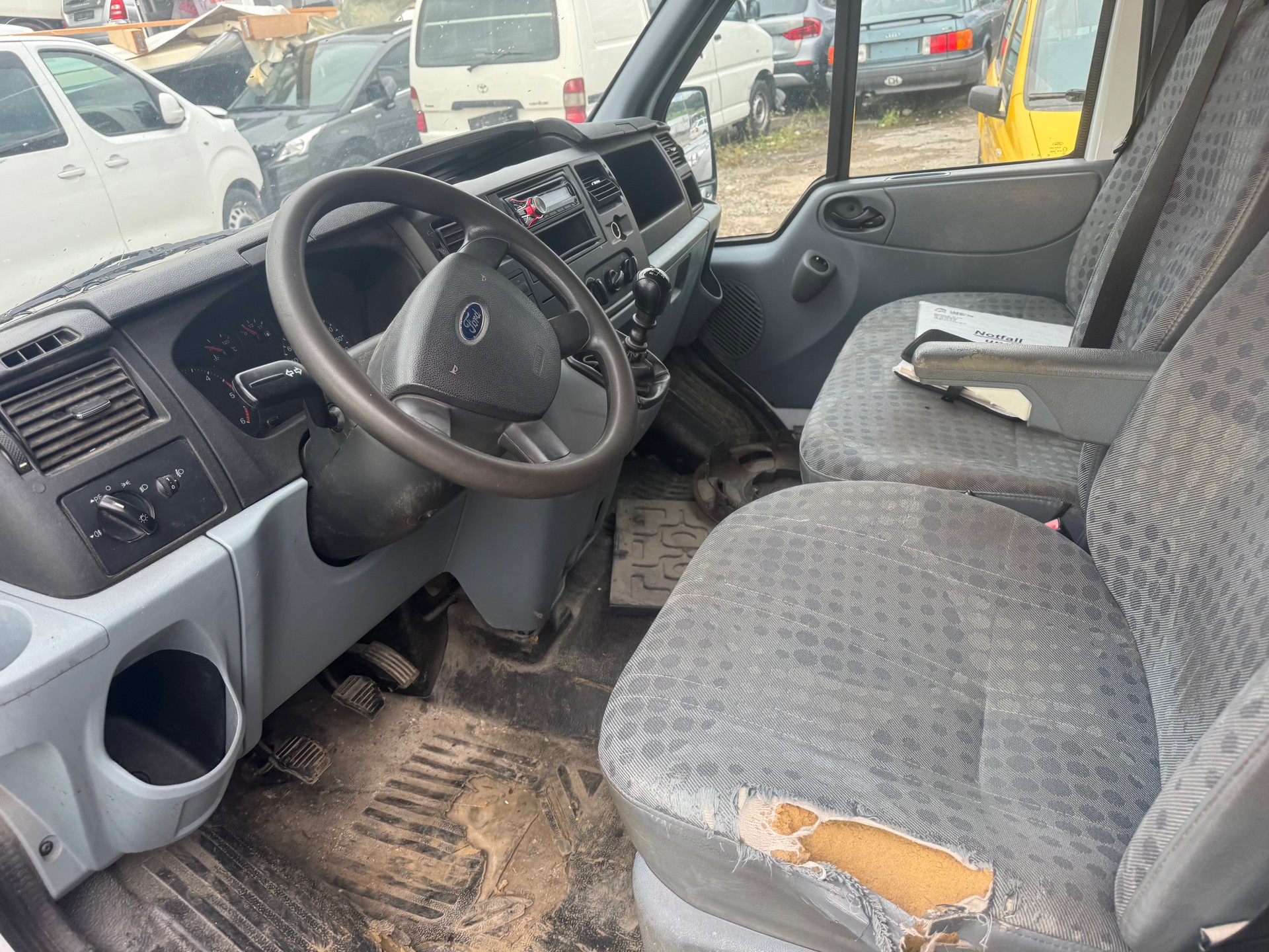 FORD Transit Van 260S Level 2-image-9