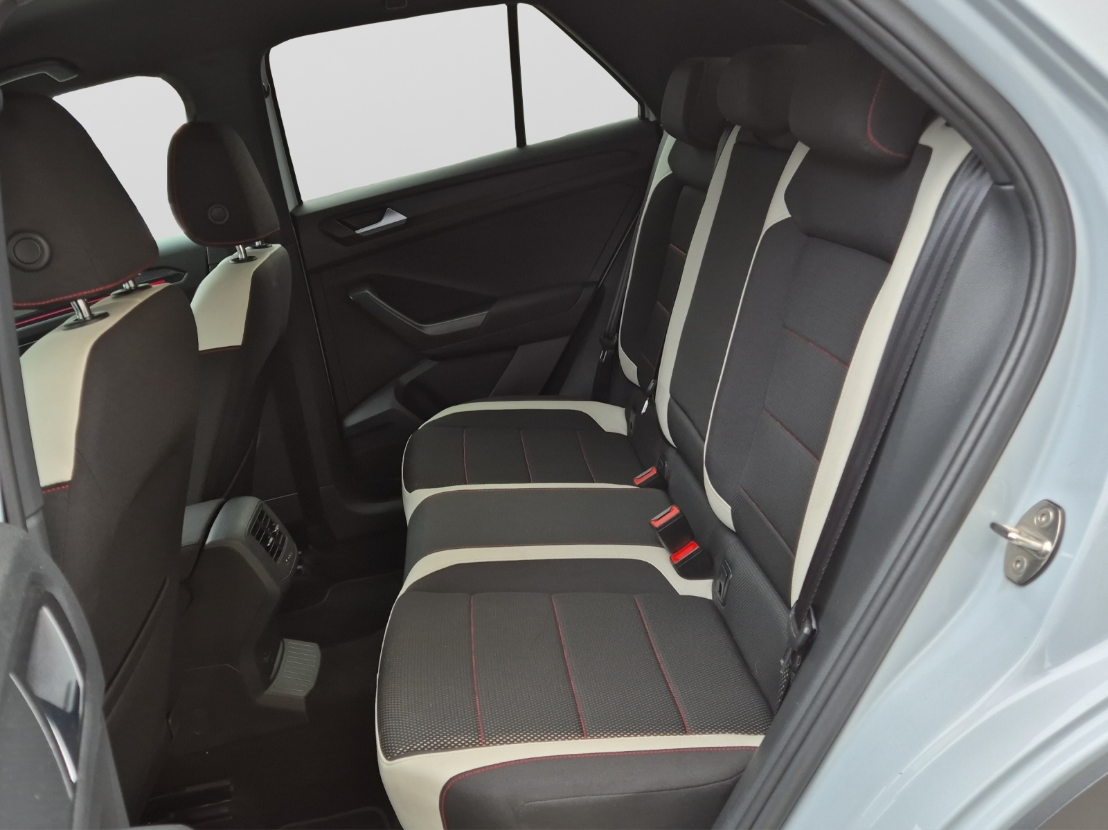 VW T-Roc 2.0 TDI SCR Advance DSG 4Motion-image-13