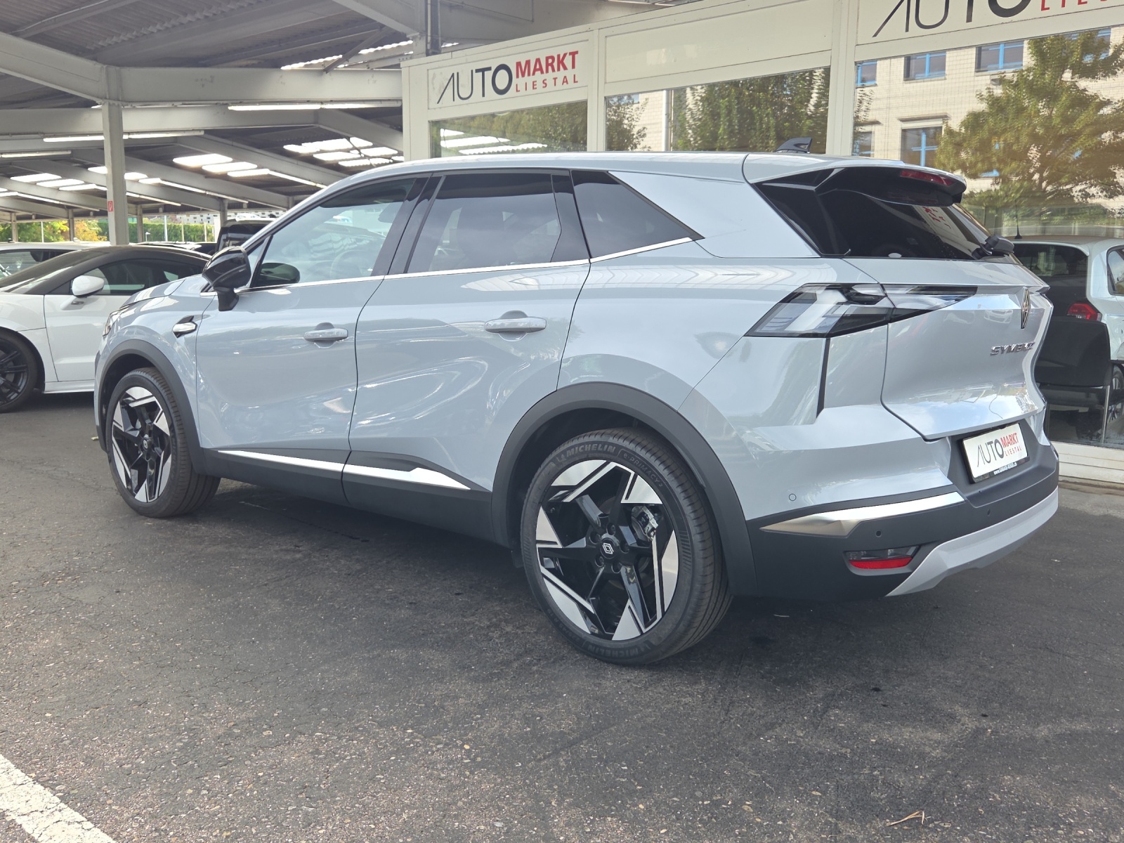 RENAULT Symbioz 1.6 E-Tech Iconic-showroom-element-2