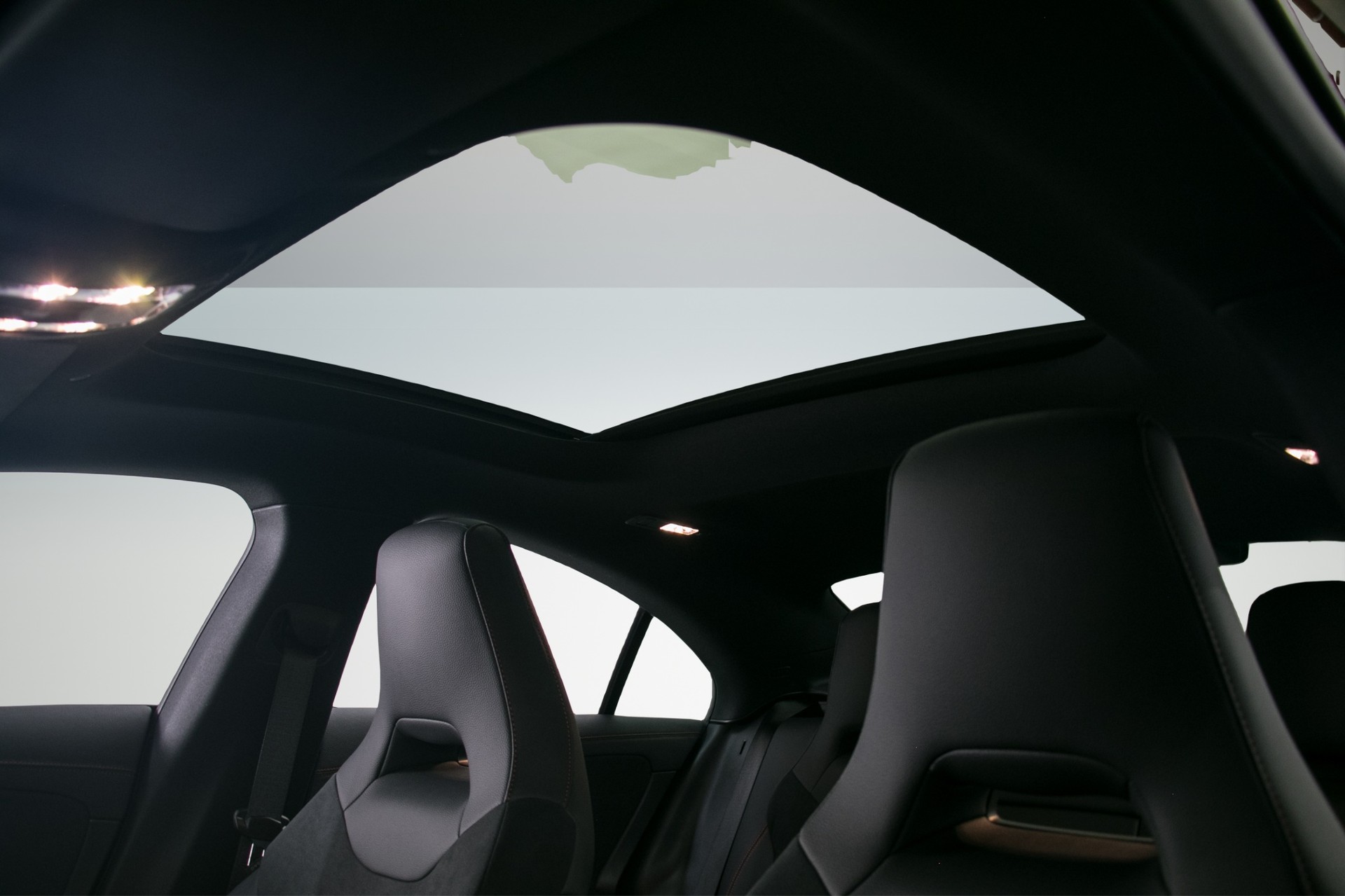 MERCEDES-BENZ CLA 220 d 8G-DCT-image-14
