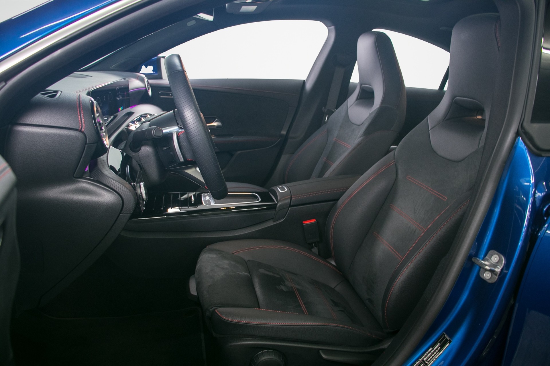 MERCEDES-BENZ CLA 220 d 8G-DCT-image-12