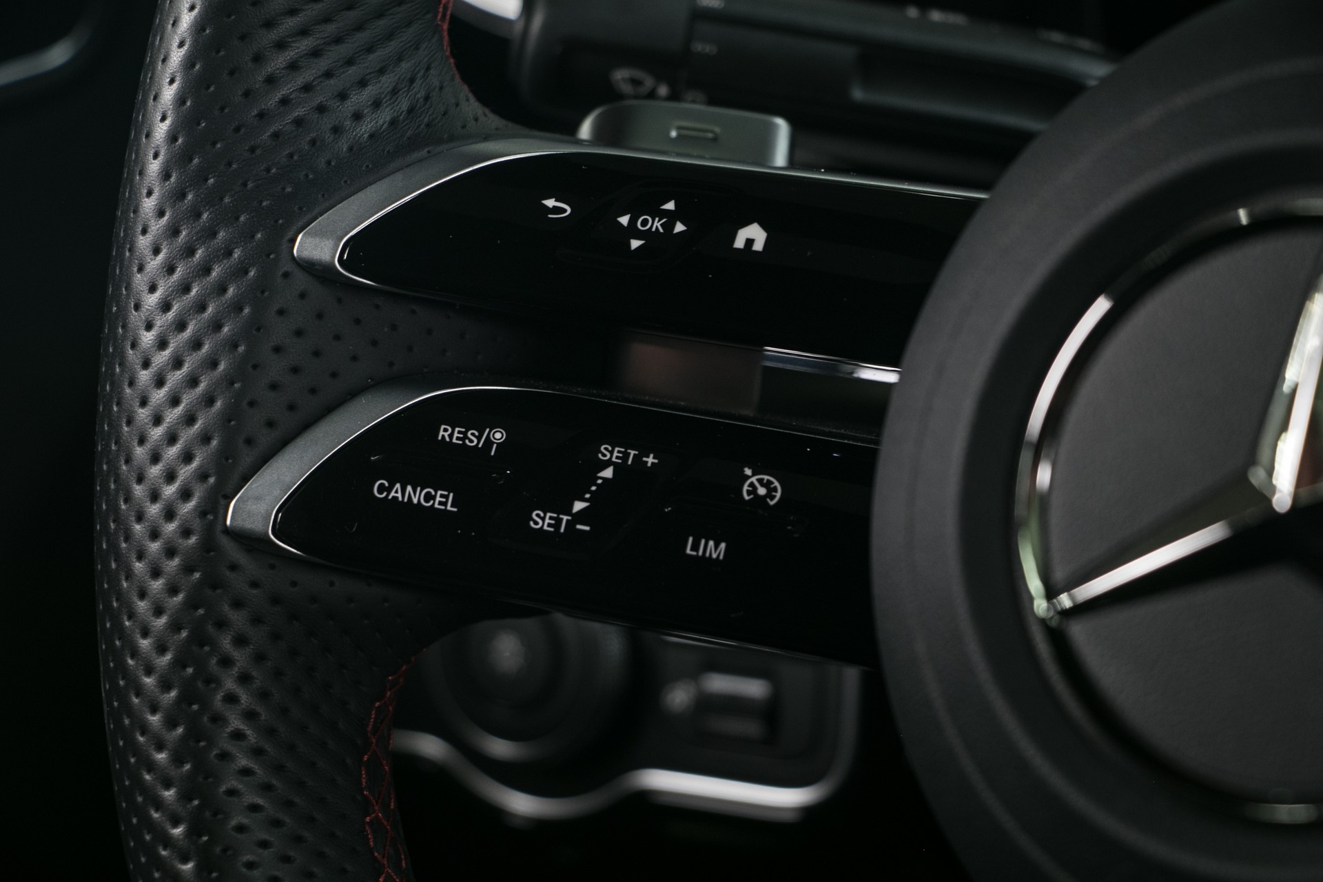 MERCEDES-BENZ CLA 220 d 8G-DCT-image-10