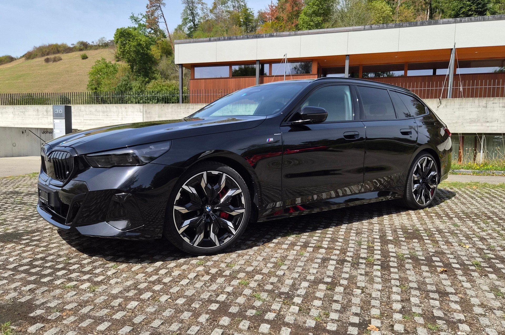 BMW 540d xDrive M Sport Pro-image-0