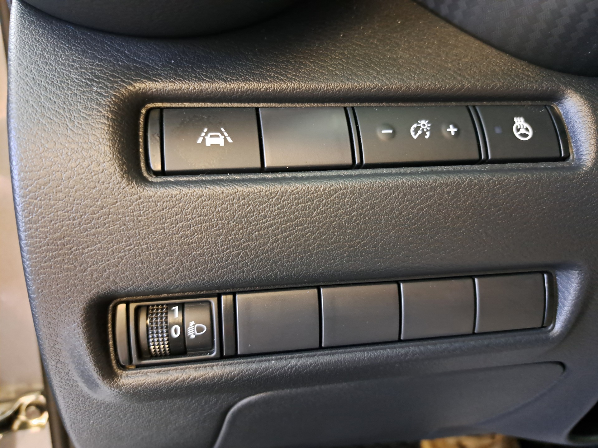 NISSAN Juke 1.6 FHEV N-Connecta-image-15