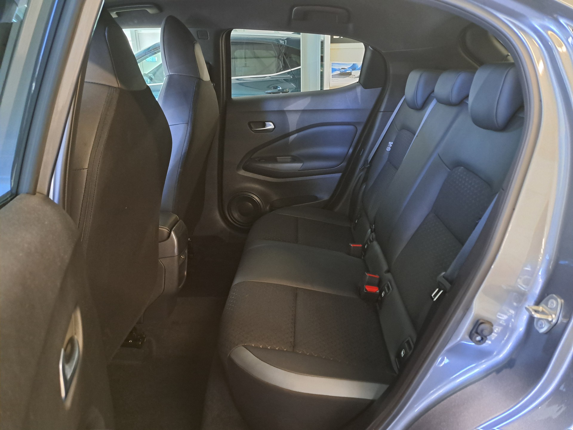 NISSAN Juke 1.6 FHEV N-Connecta-image-10