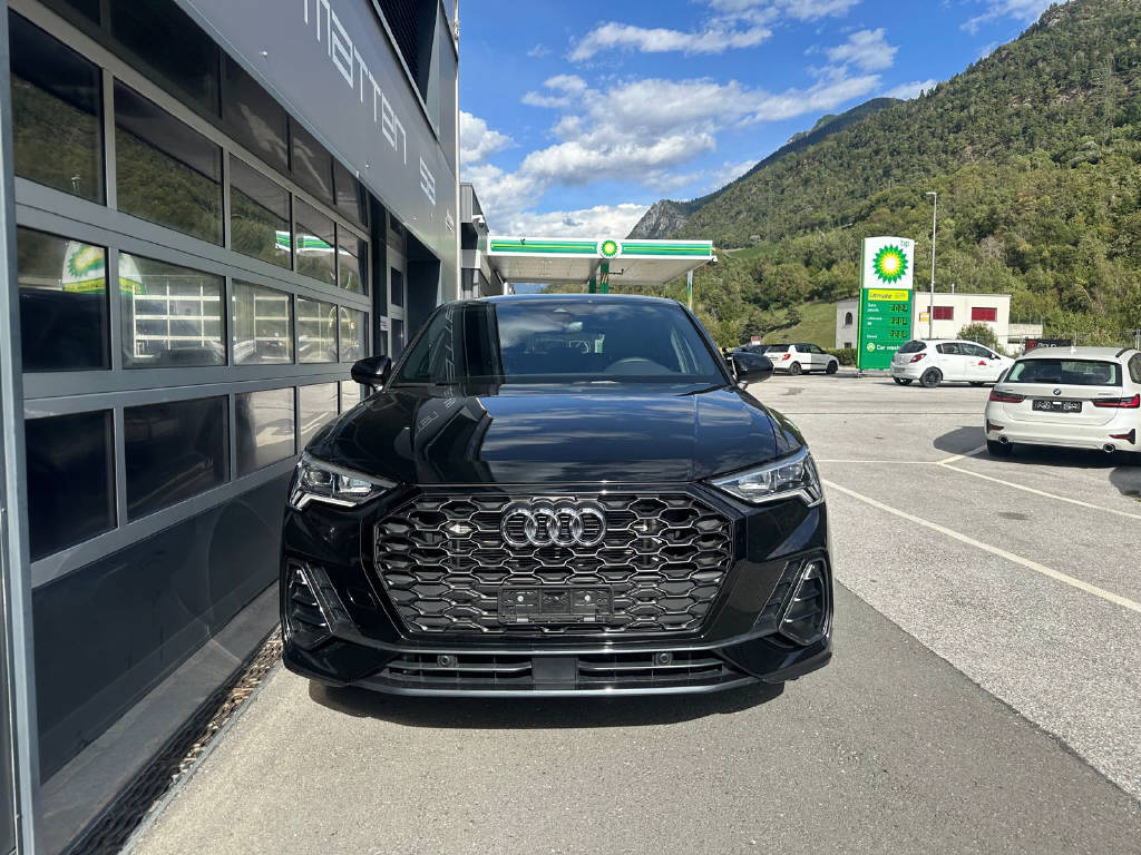 AUDI Q3 Sportback 1.5 35 TFSI S line Attraction S-Tronic-image-3