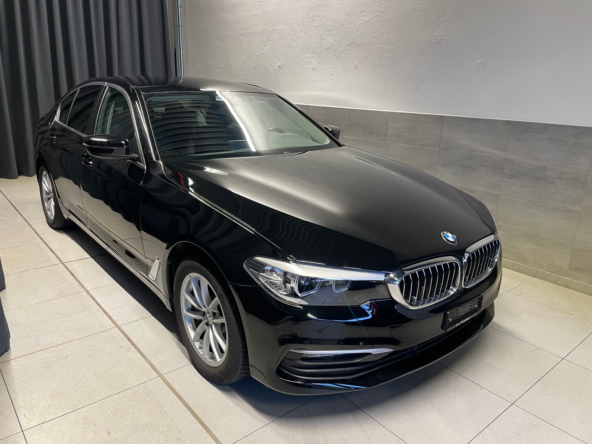 BMW 530i xDrive Steptronic Sport line (58)-image-0