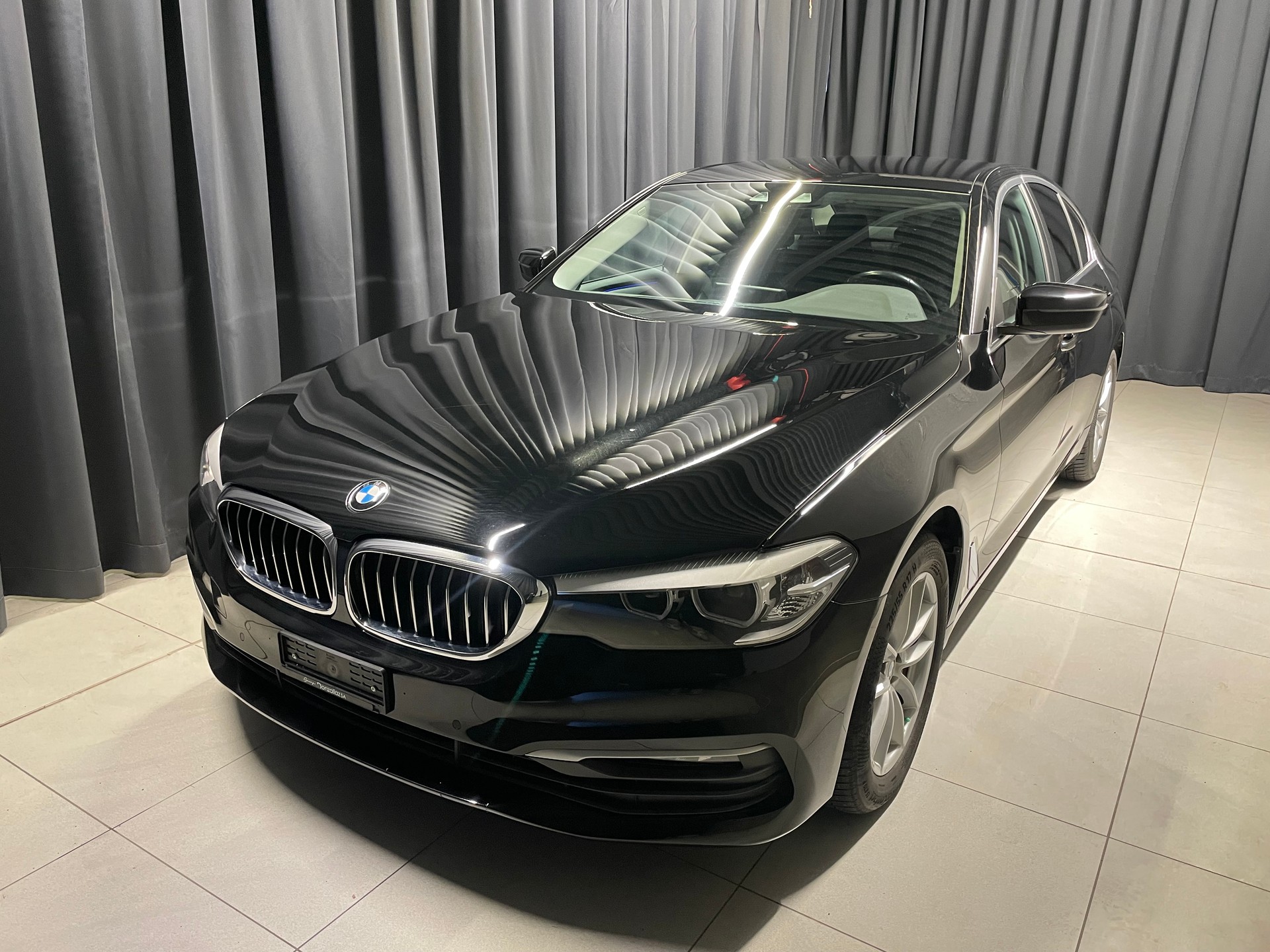 BMW 530i xDrive Steptronic Sport line (58)-image-2