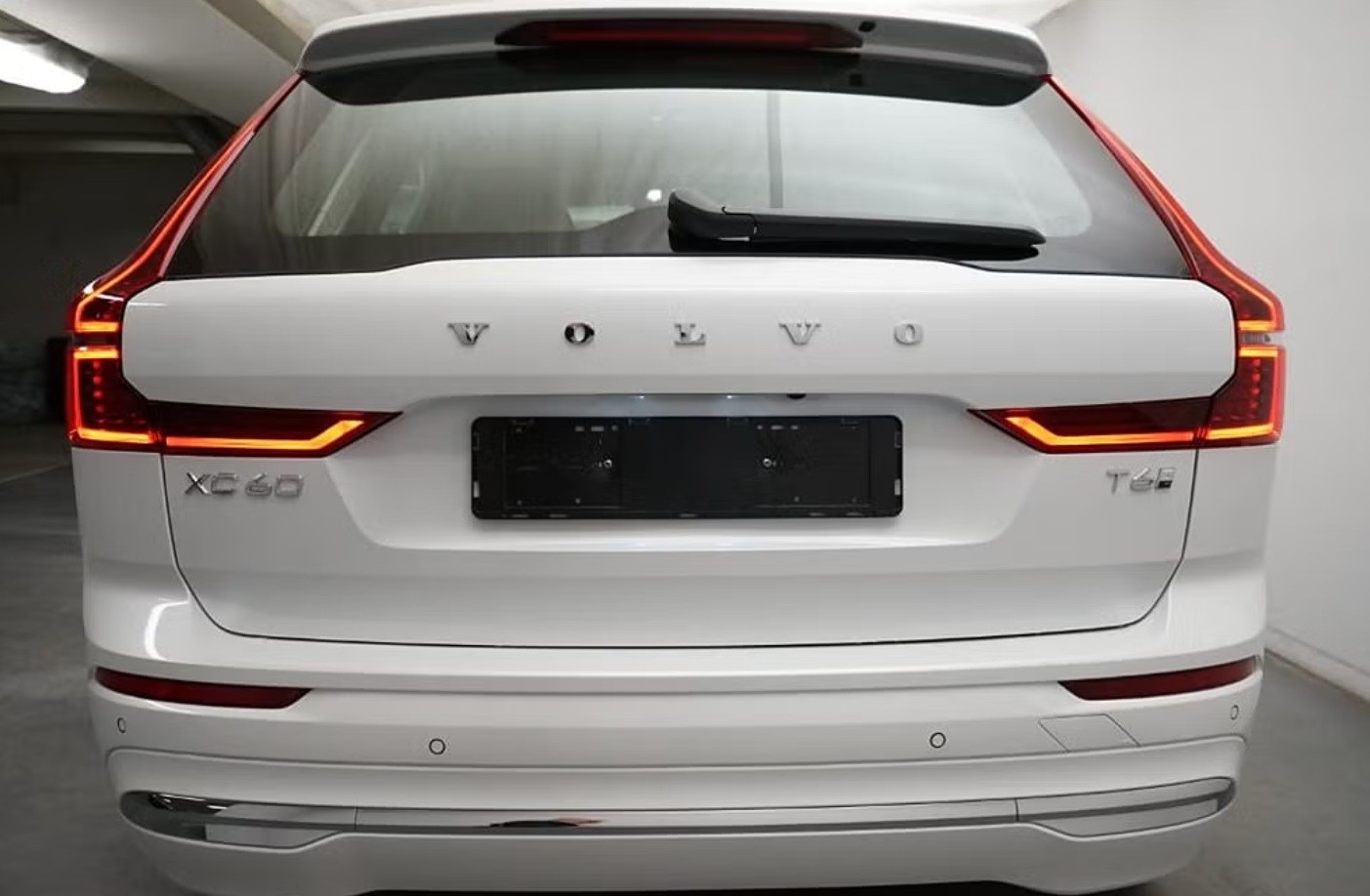 VOLVO XC60 T6 eAWD PluginHybrid Plus Bright Geartronic-image-3