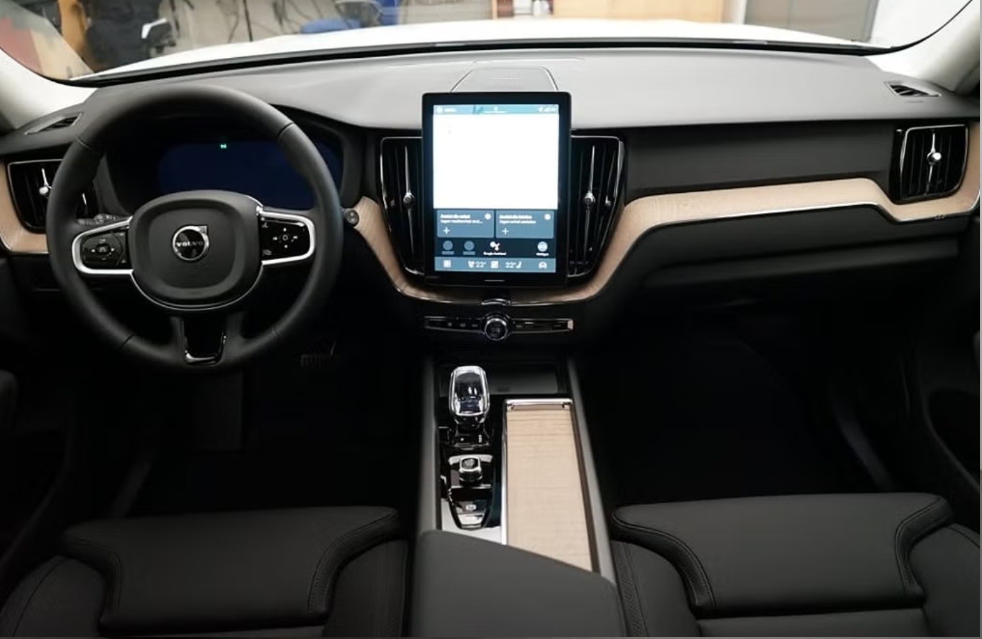 VOLVO XC60 T6 eAWD PluginHybrid Plus Bright Geartronic-image-6