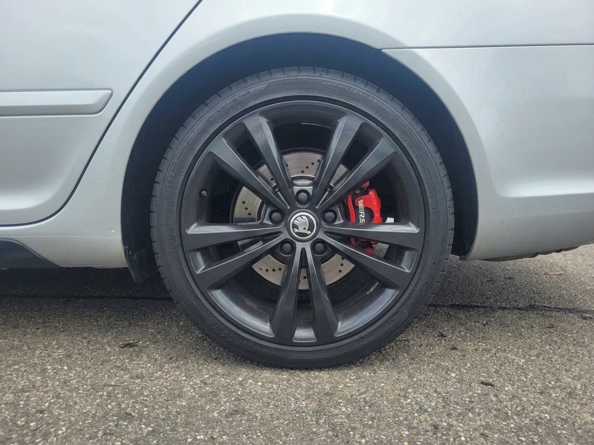 SKODA 2.0 TFSI 200 RS-image-1