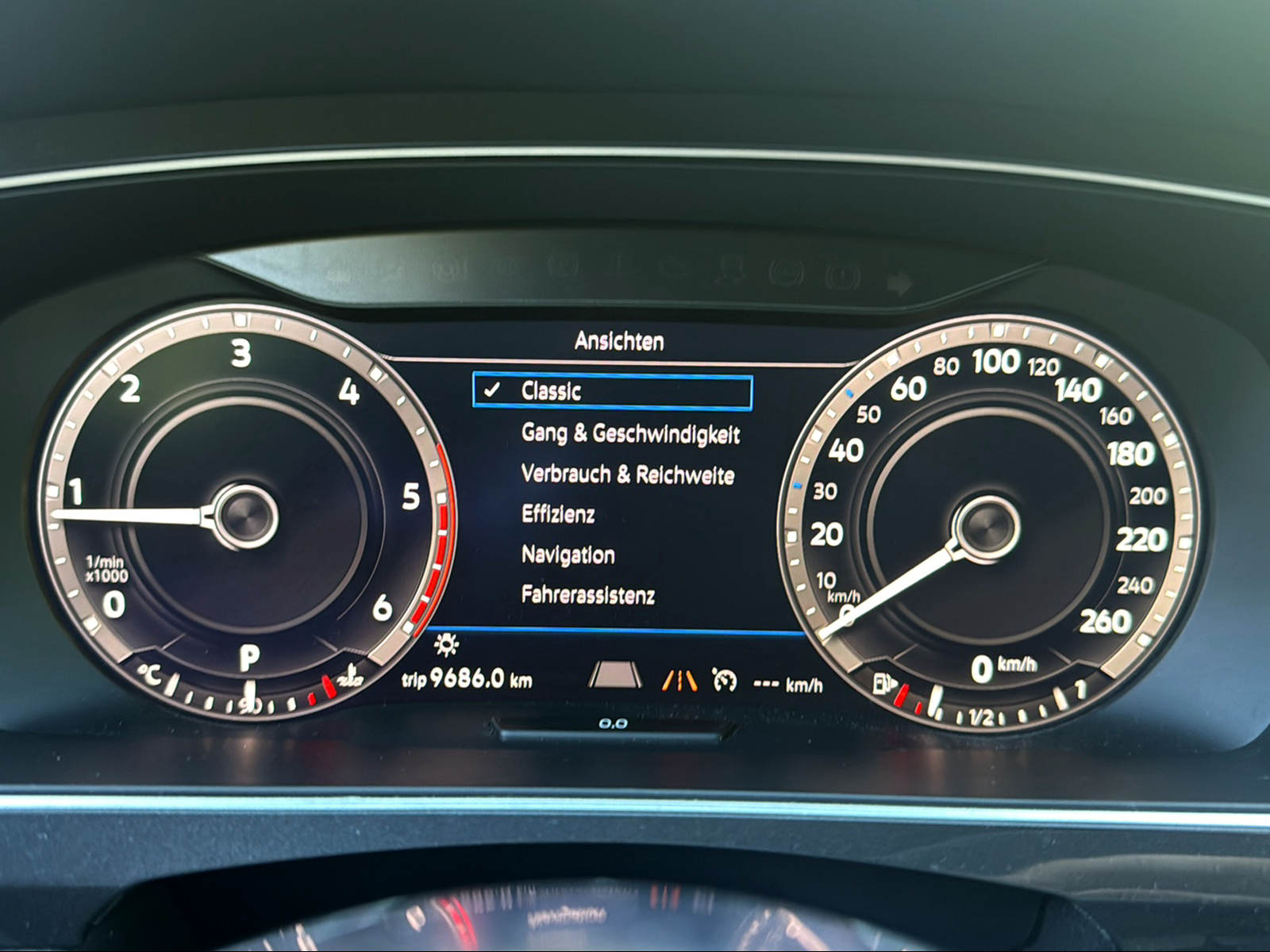 VW Tiguan 2.0 TDI SCR Highline 4Motion DSG-image-11