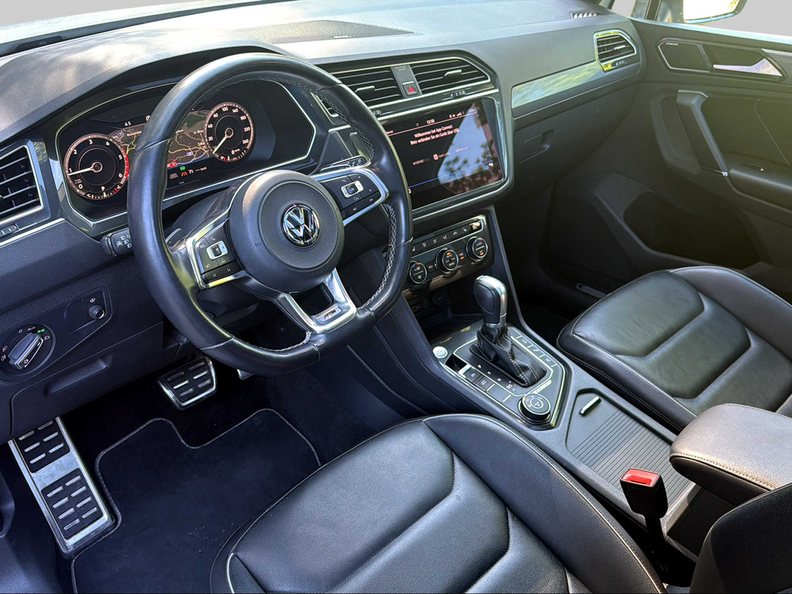 VW Tiguan 2.0 TDI SCR Highline 4Motion DSG-image-6