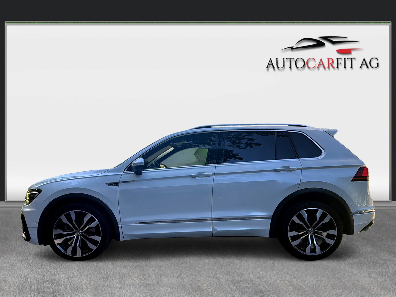 VW Tiguan 2.0 TDI SCR Highline 4Motion DSG-image-2